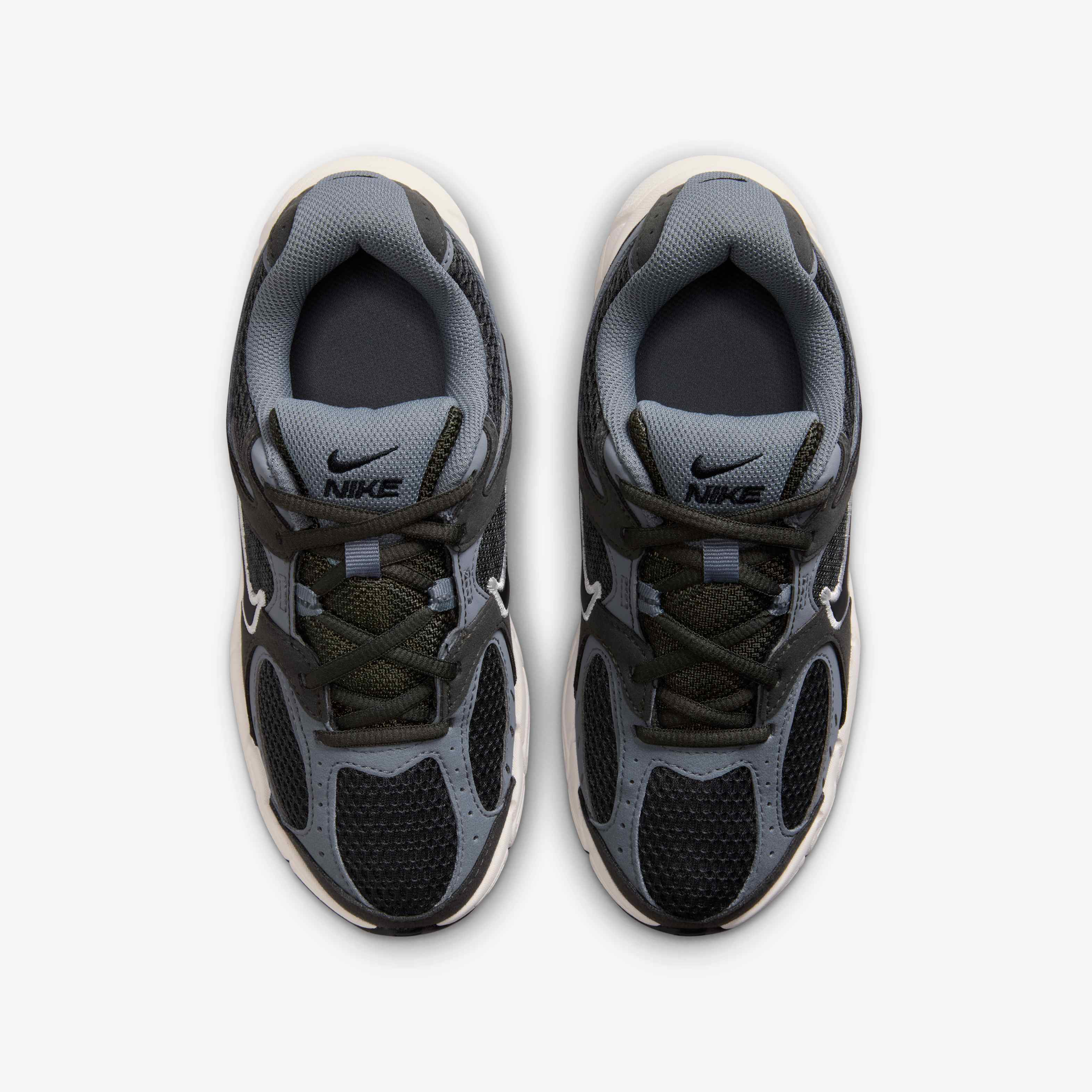 Nike V5 Runner Suede image number 3