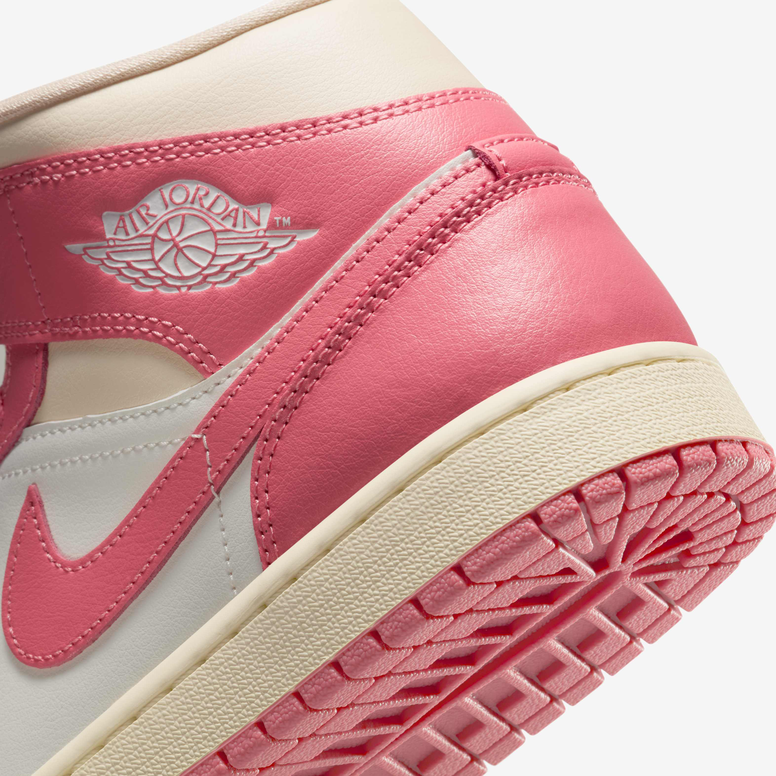 Air Jordan 1 Mid image number 7