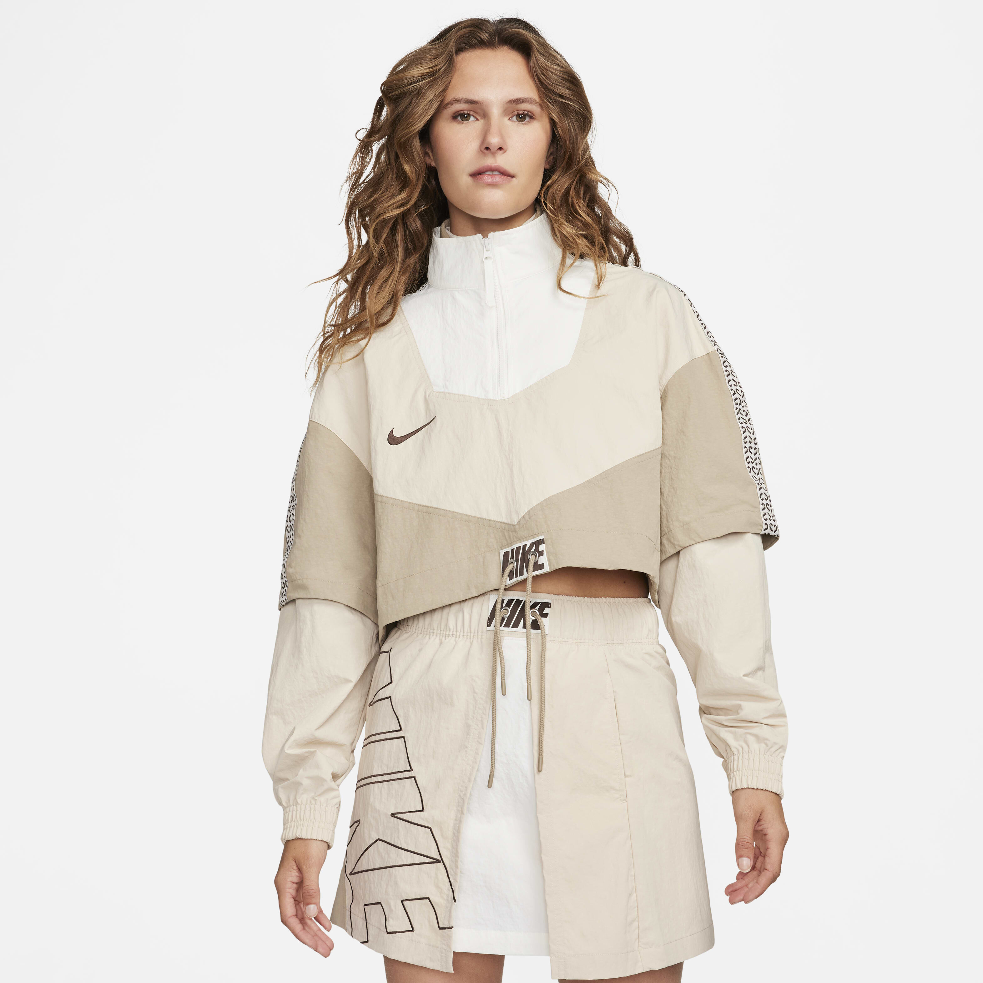 نايكي سبورتسوير image number 0