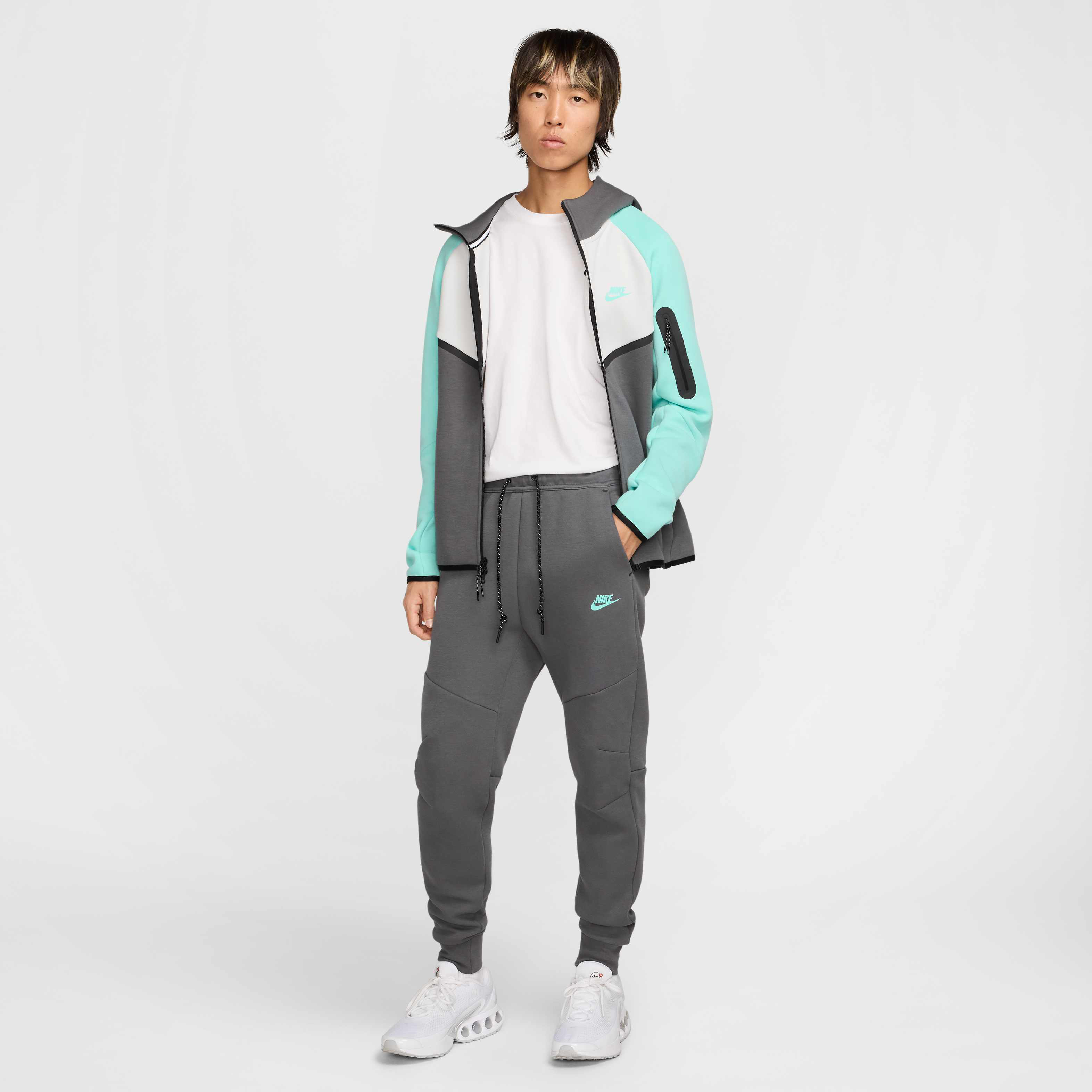 Nike Sportswear Tech image number 7