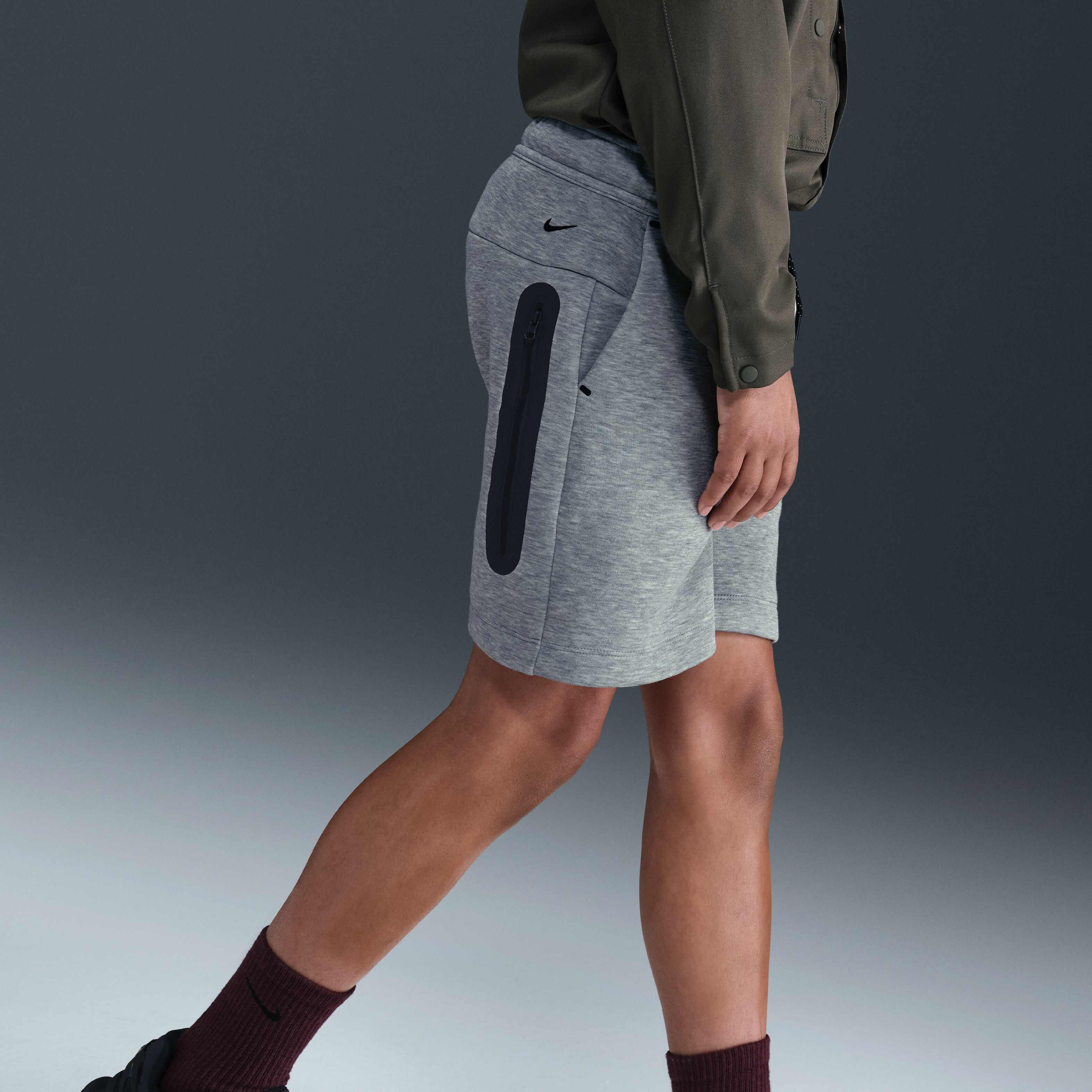 Nike Sportswear Tech Fleece image number 2