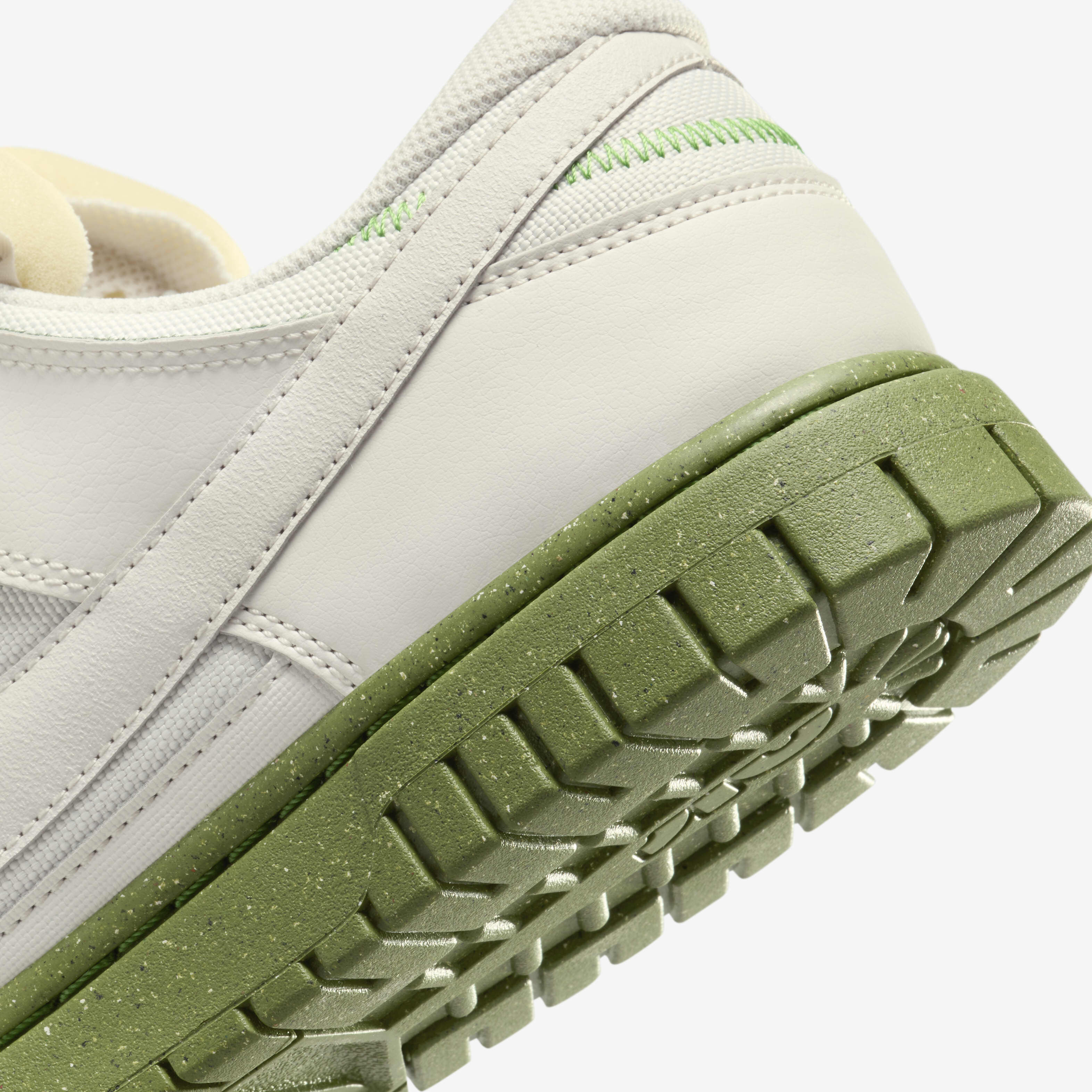 اير دانك لو جامبو image number 7