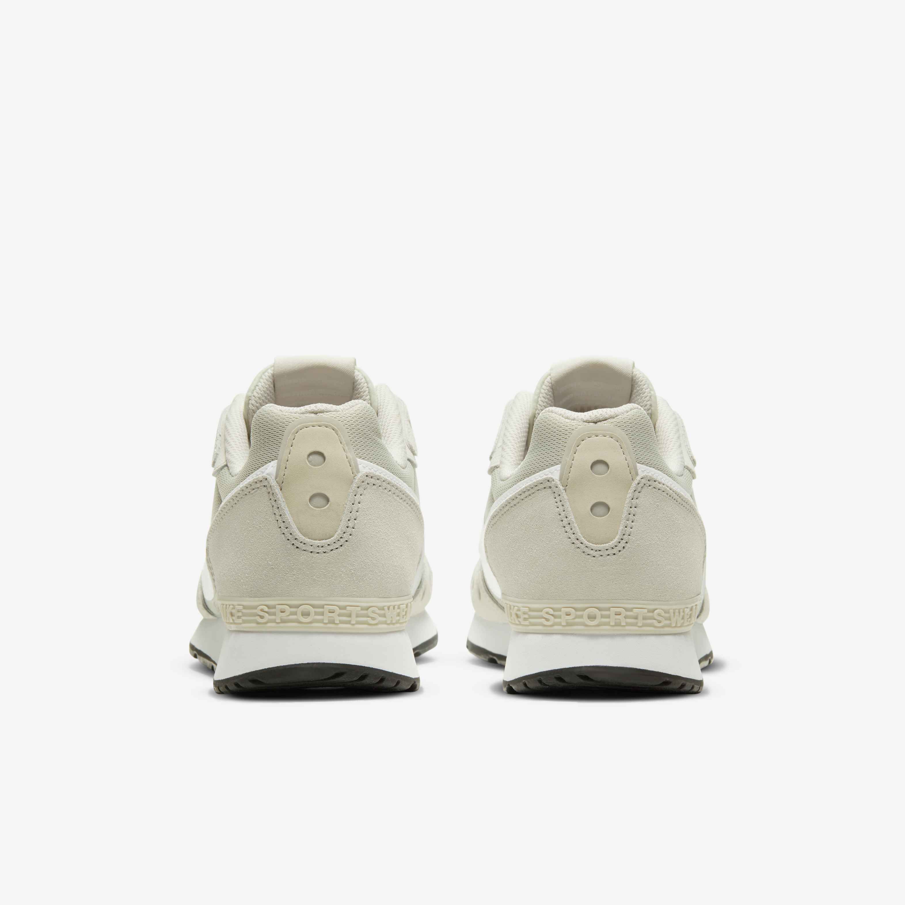 Nike Venture Runner image number 5