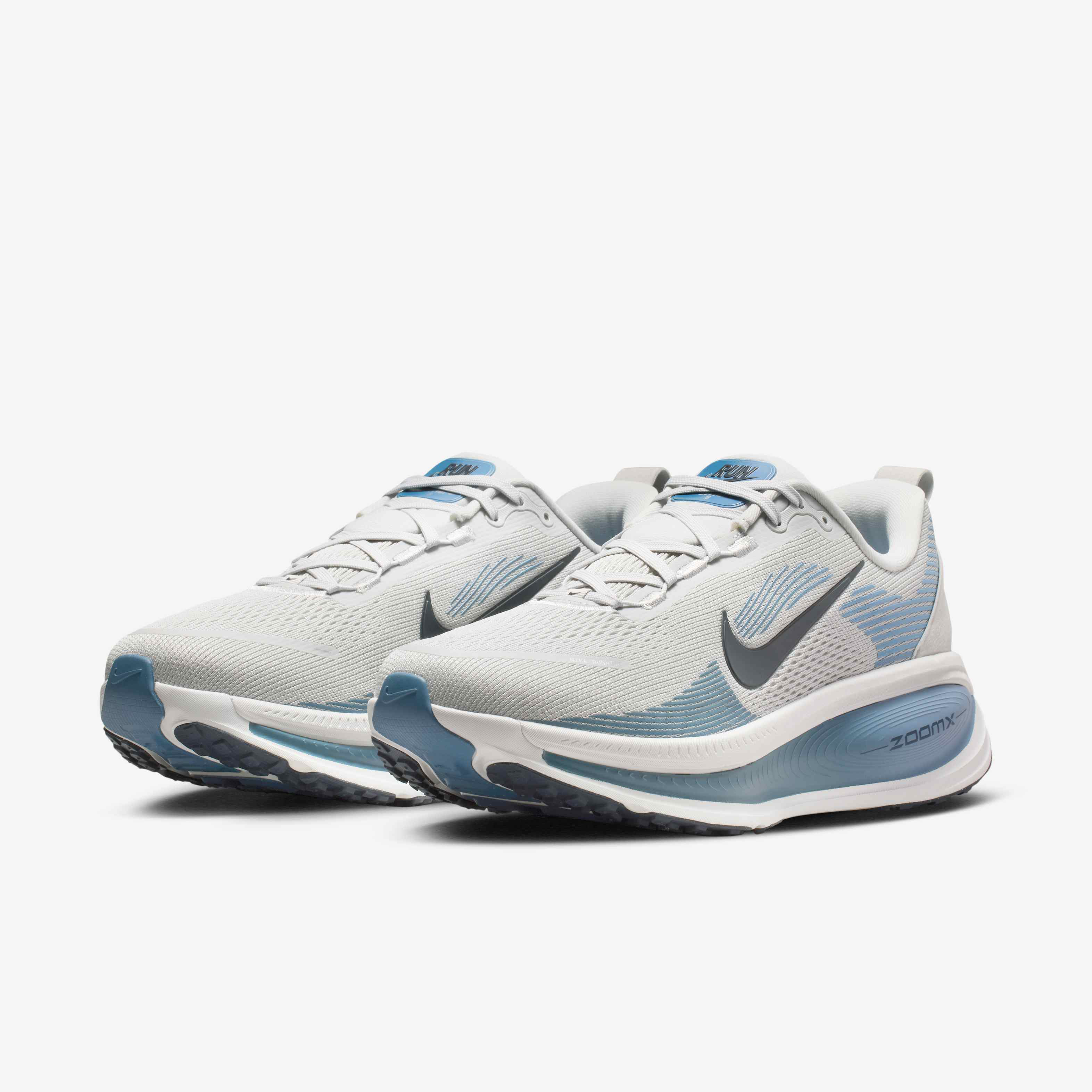 Nike Vomero 18 image number 4