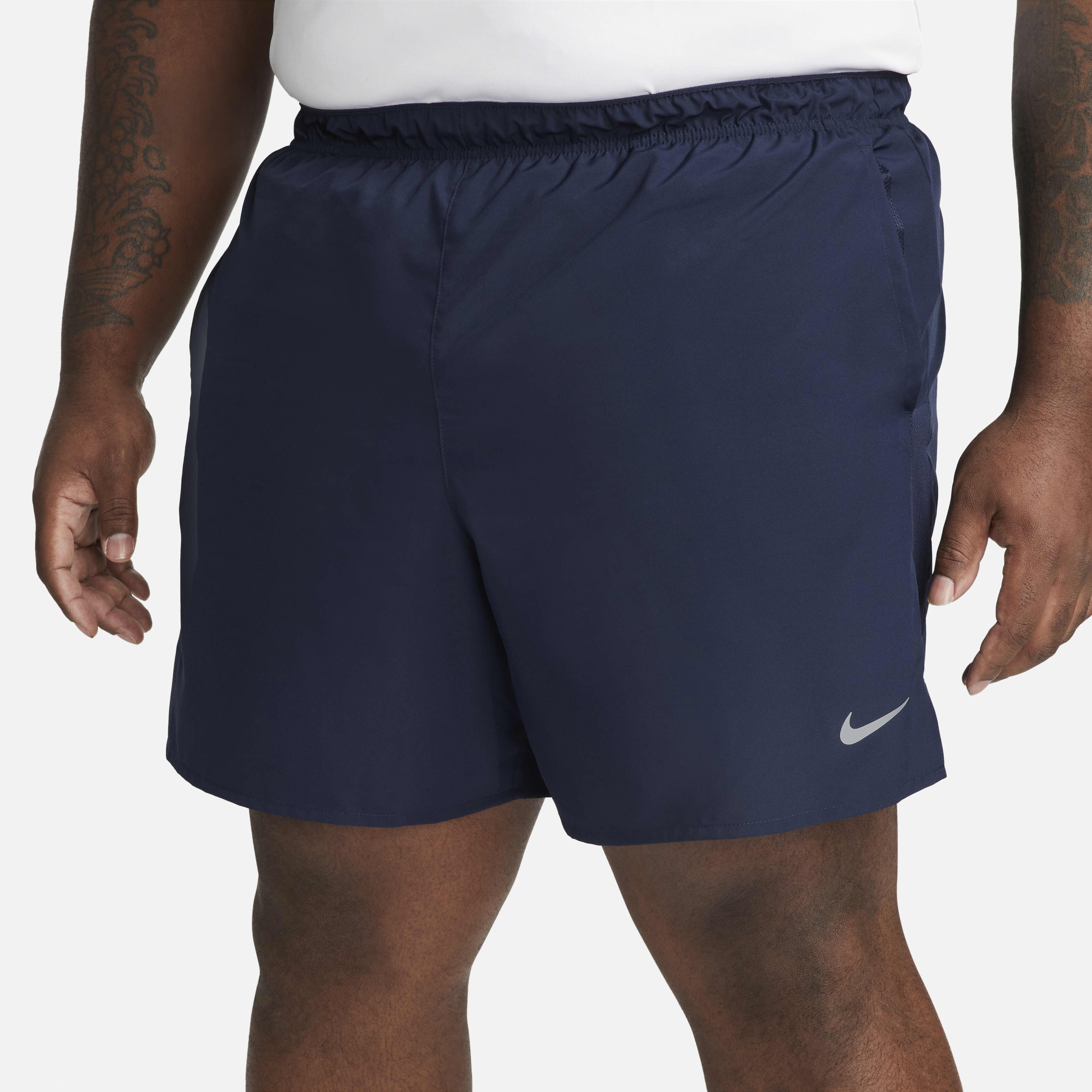 Nike challenger shorts 9 deals