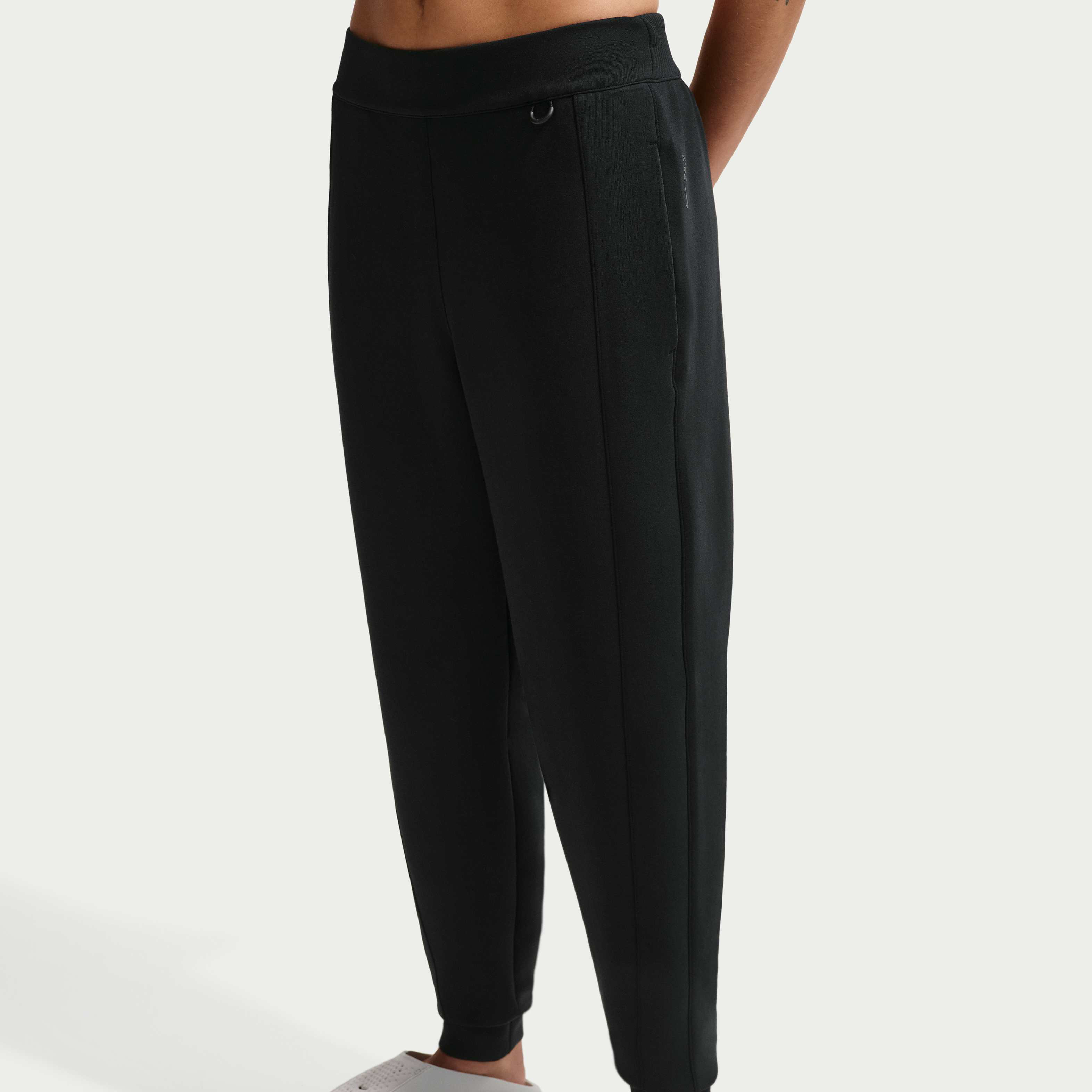 نايكي 24.7 امبوسبلي سوفت image number 1