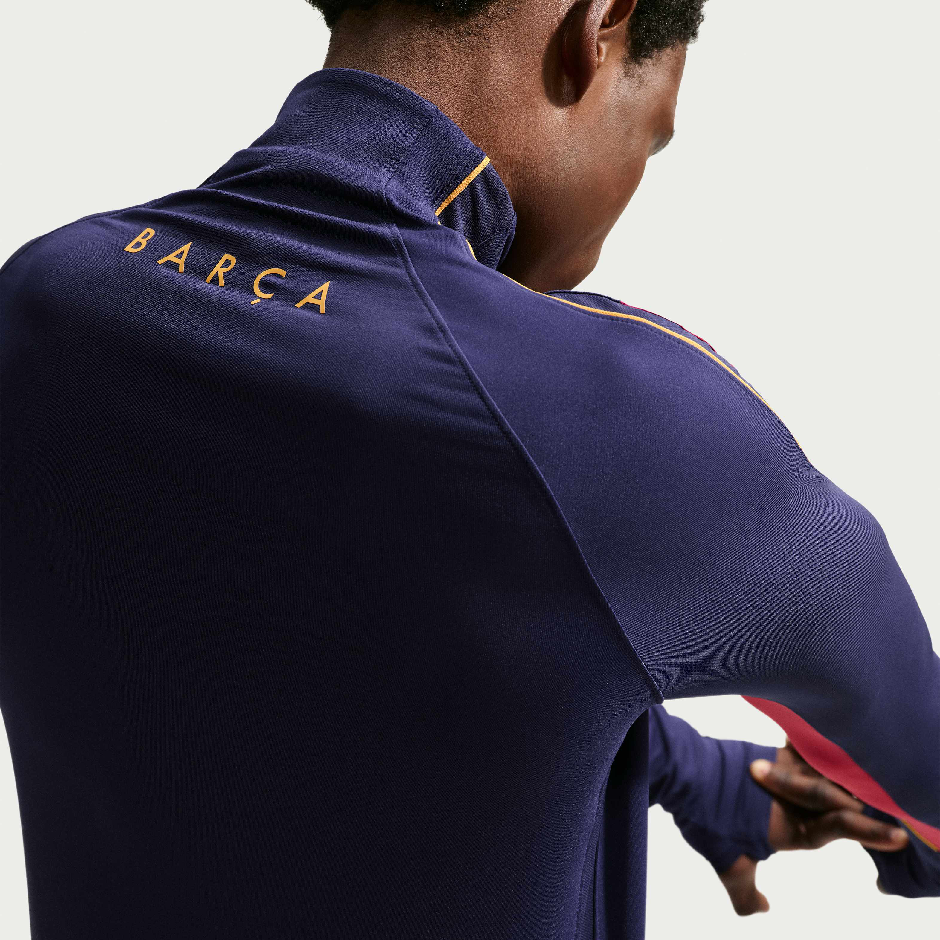 برشلونة سترايك image number 6