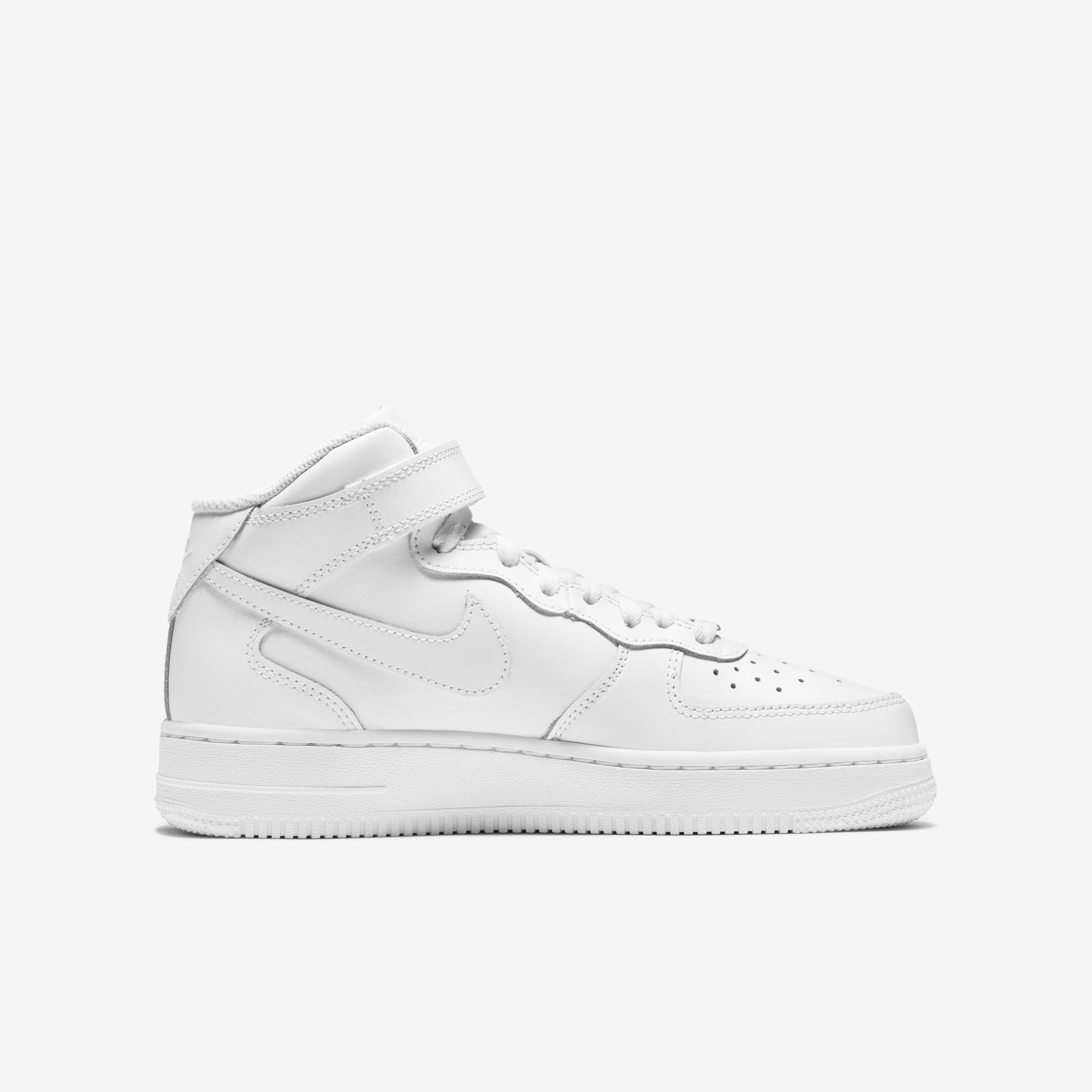 Nike Air Force 1 Mid LE image number 2