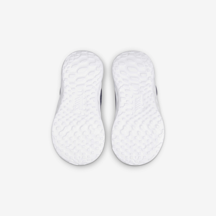 Nike Revolution 6 image number 1 Nike Revolution 6 image number 1