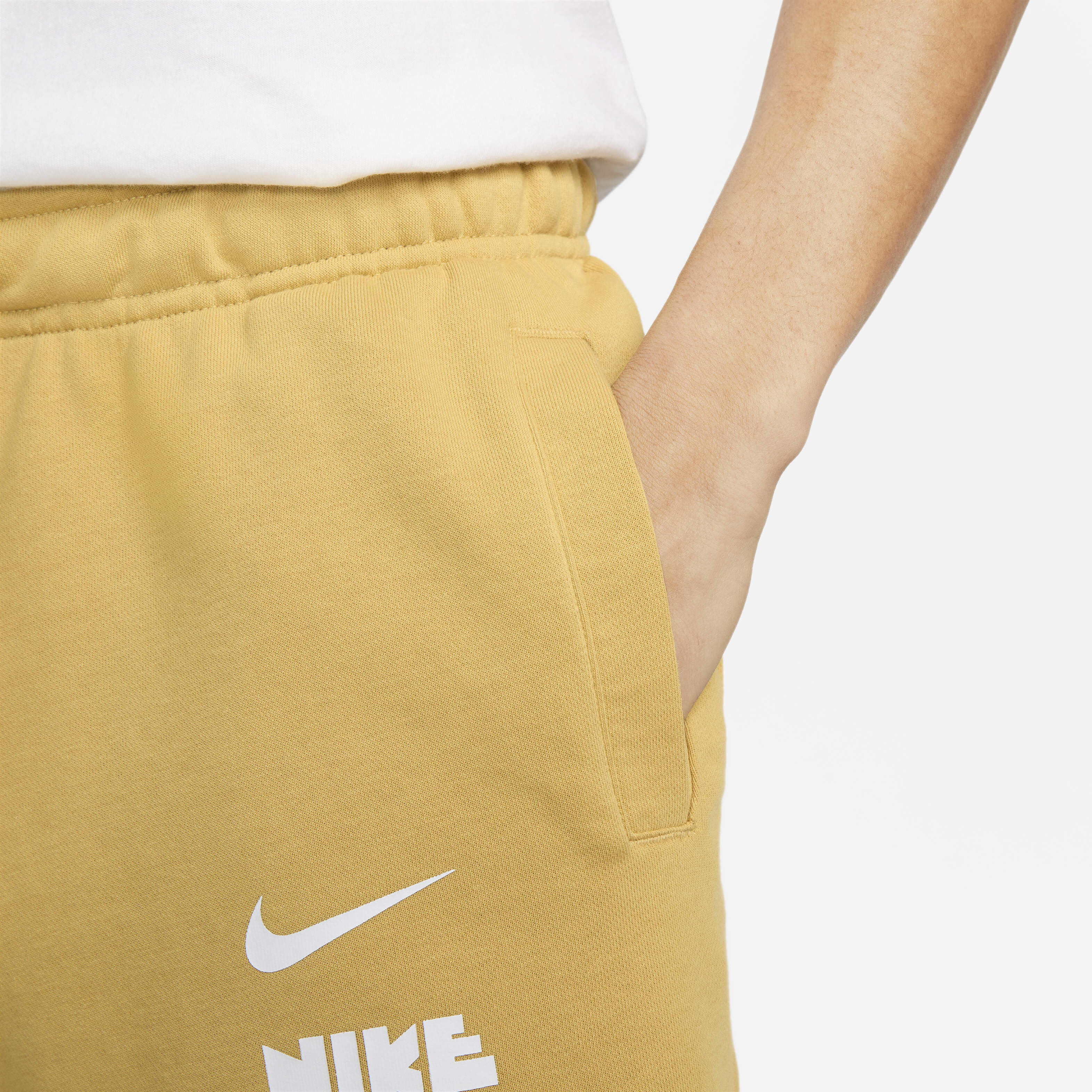 Nike Club Fleece image number 4