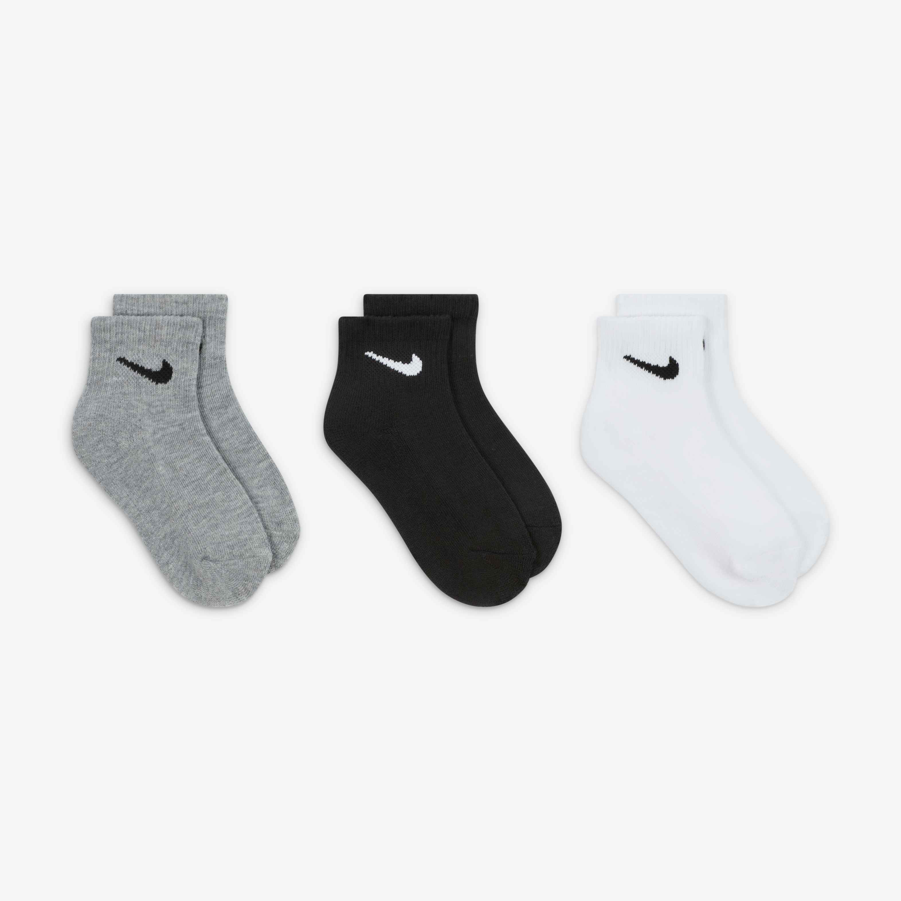 Nike Basics image number 2