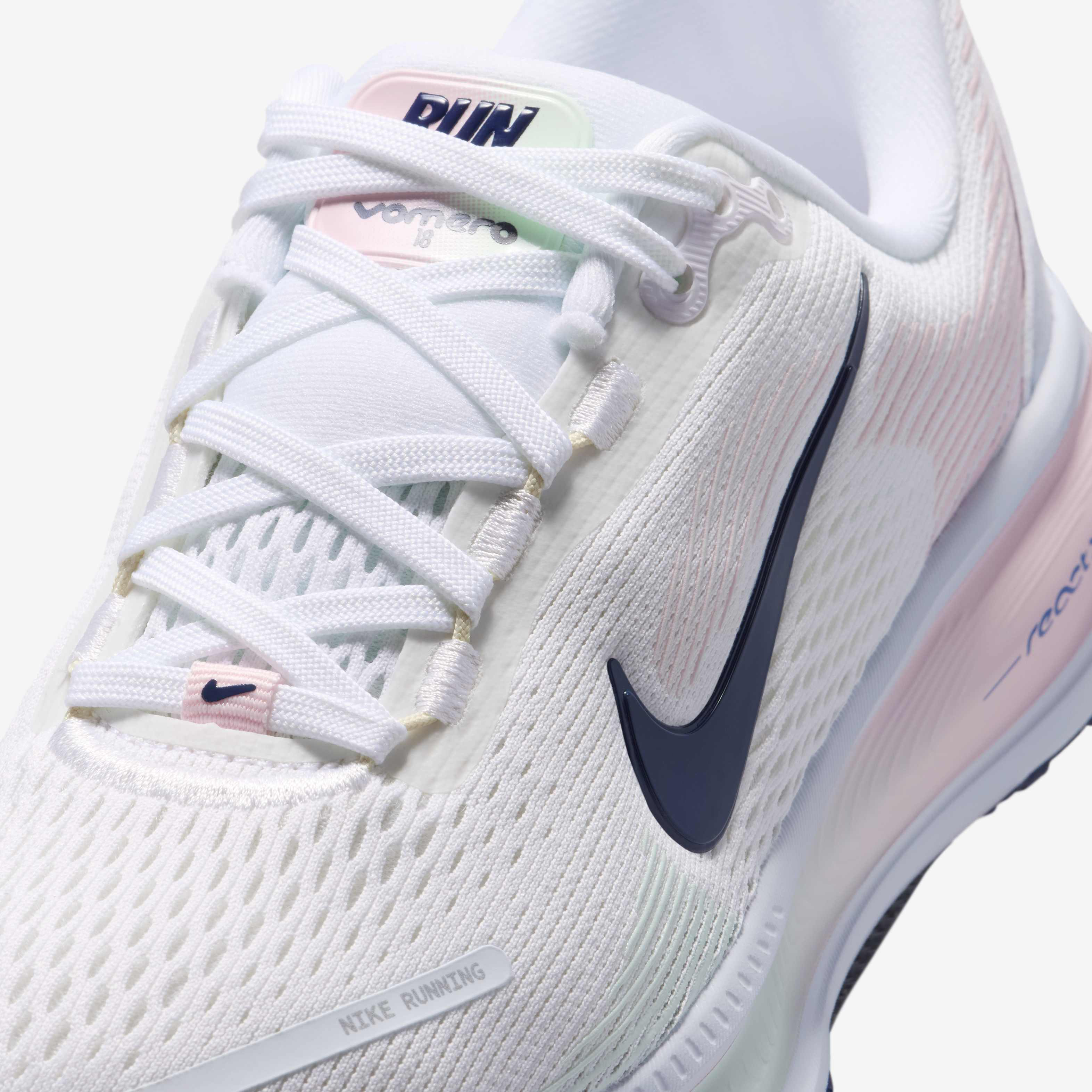 Nike Vomero 18 image number 6
