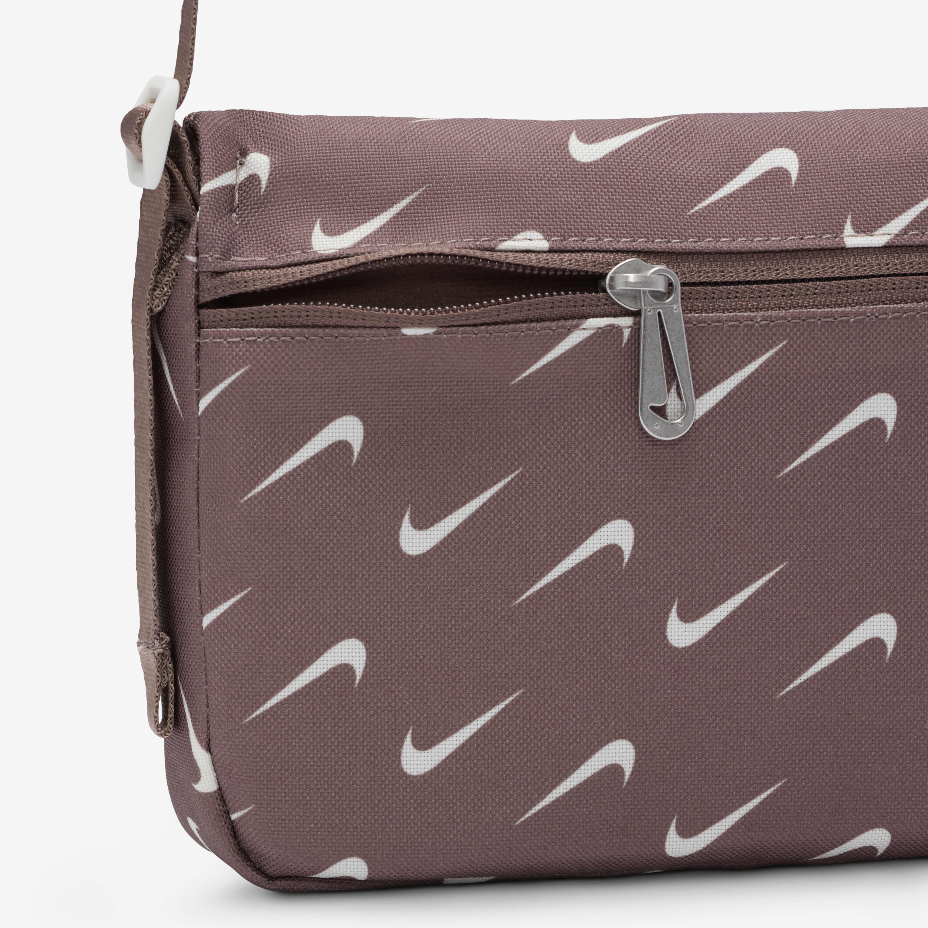 نايكي سبورتسوير فيوتورا 365 image number 6