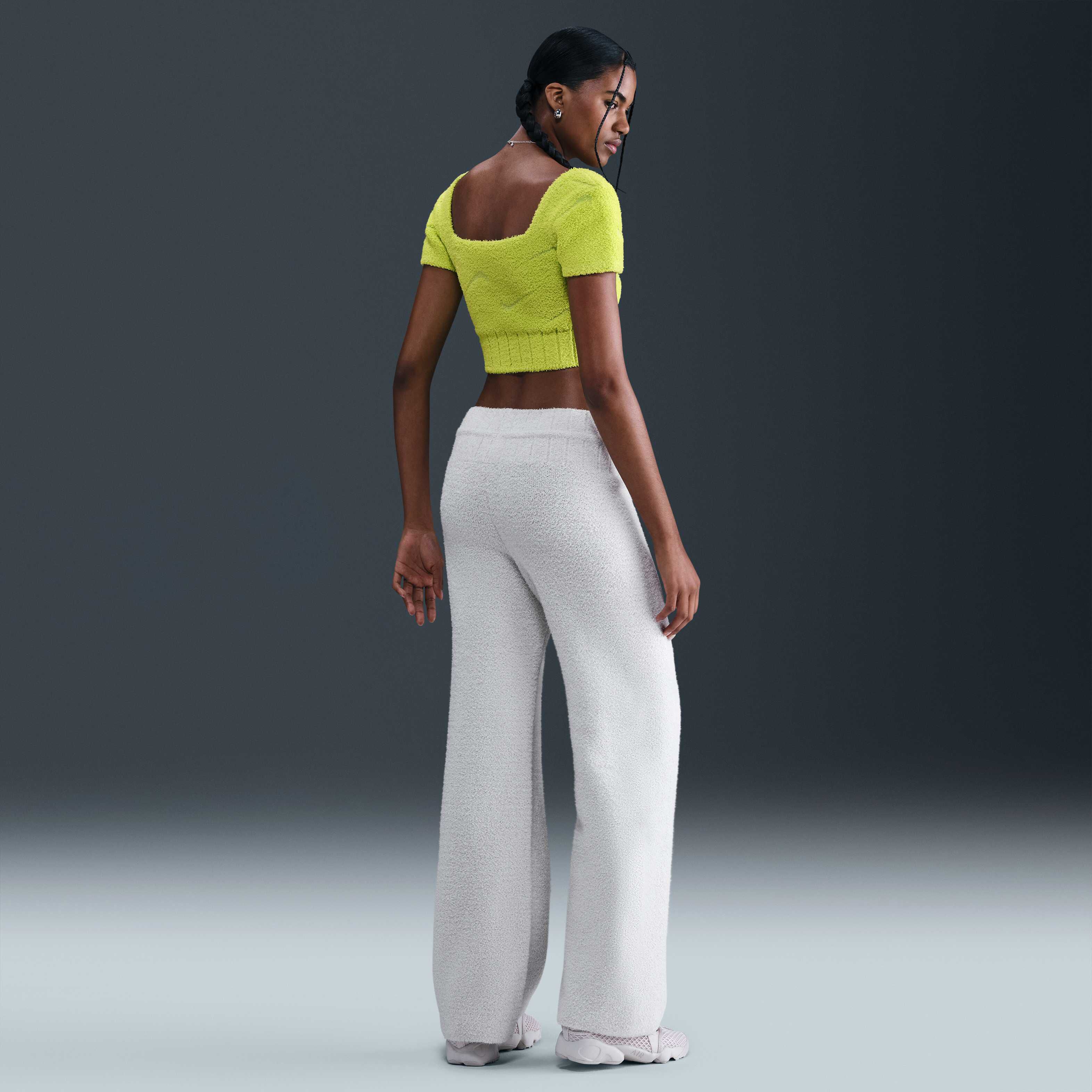 نايكي سبورتسوير فينكس كوزي بوكليه image number 4