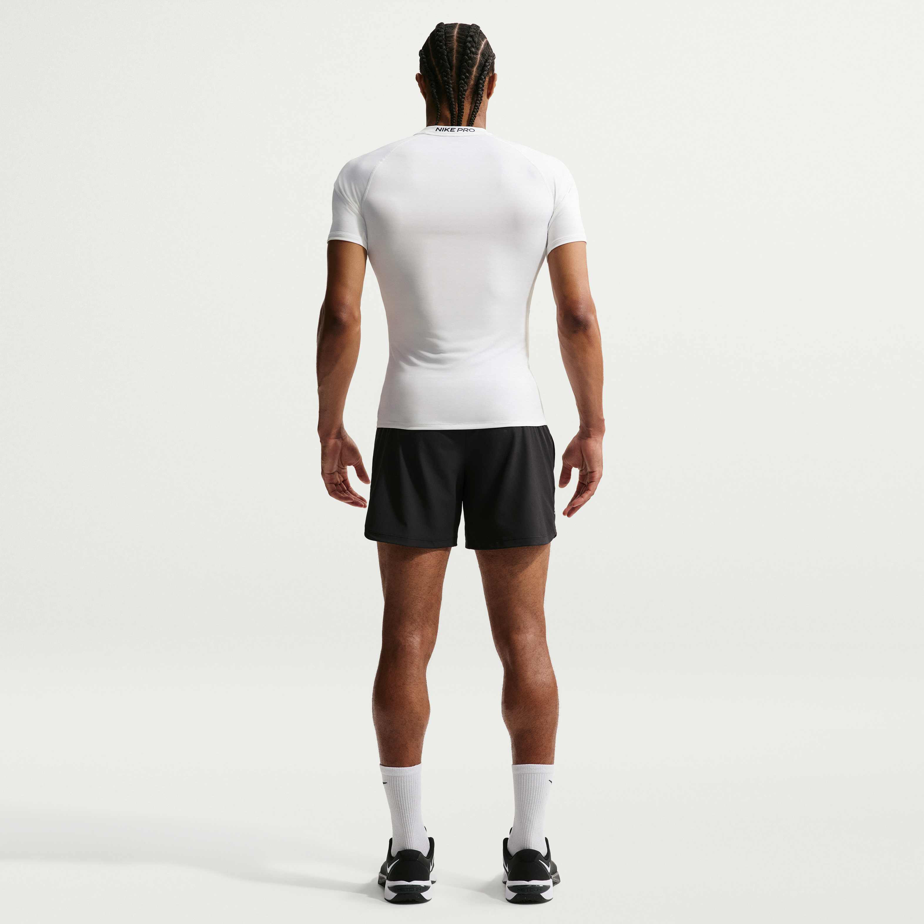 Nike Pro image number 4