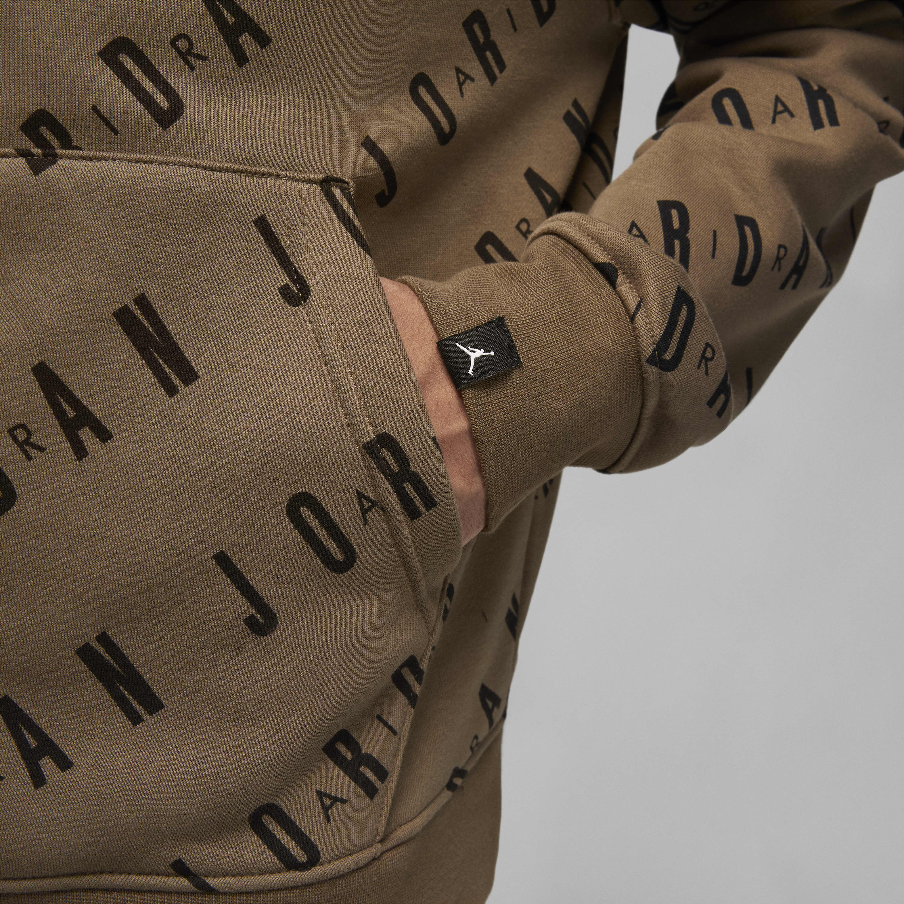 Jordan Essentials image number 3