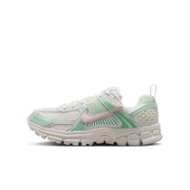Nike Vomero 5
