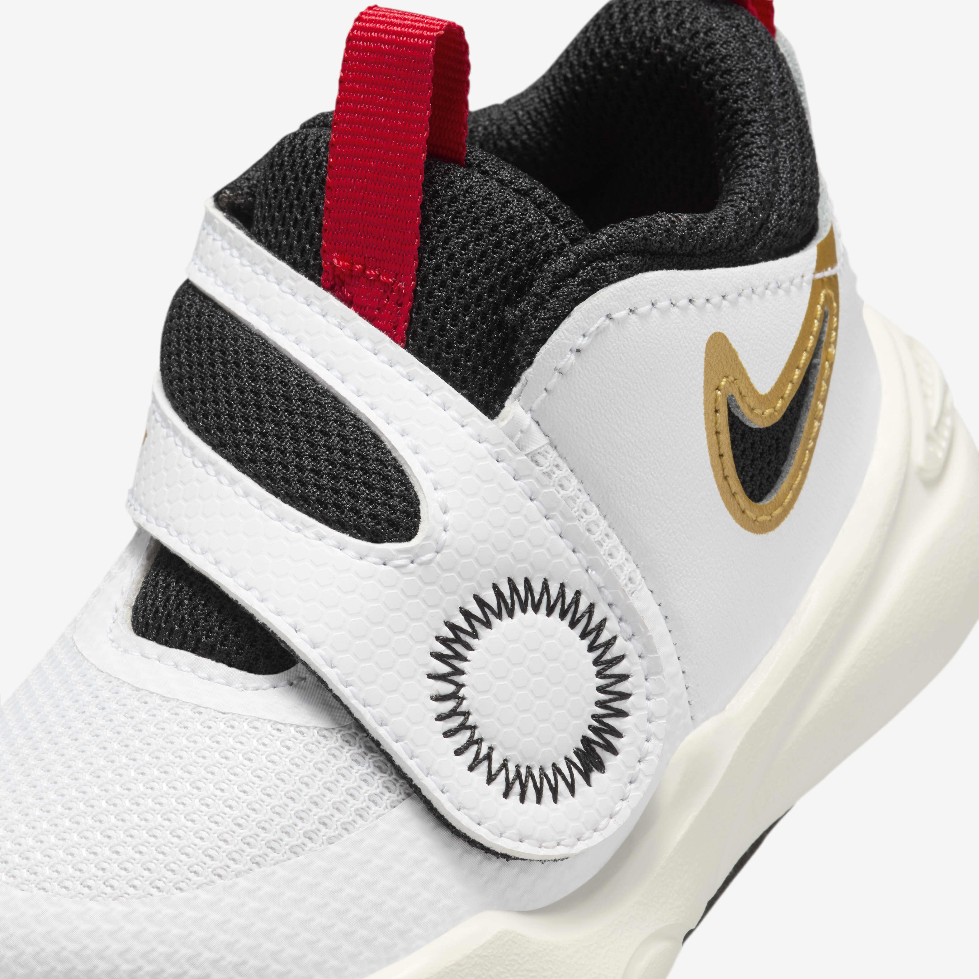 Nike kids team hustle d 6 clearance