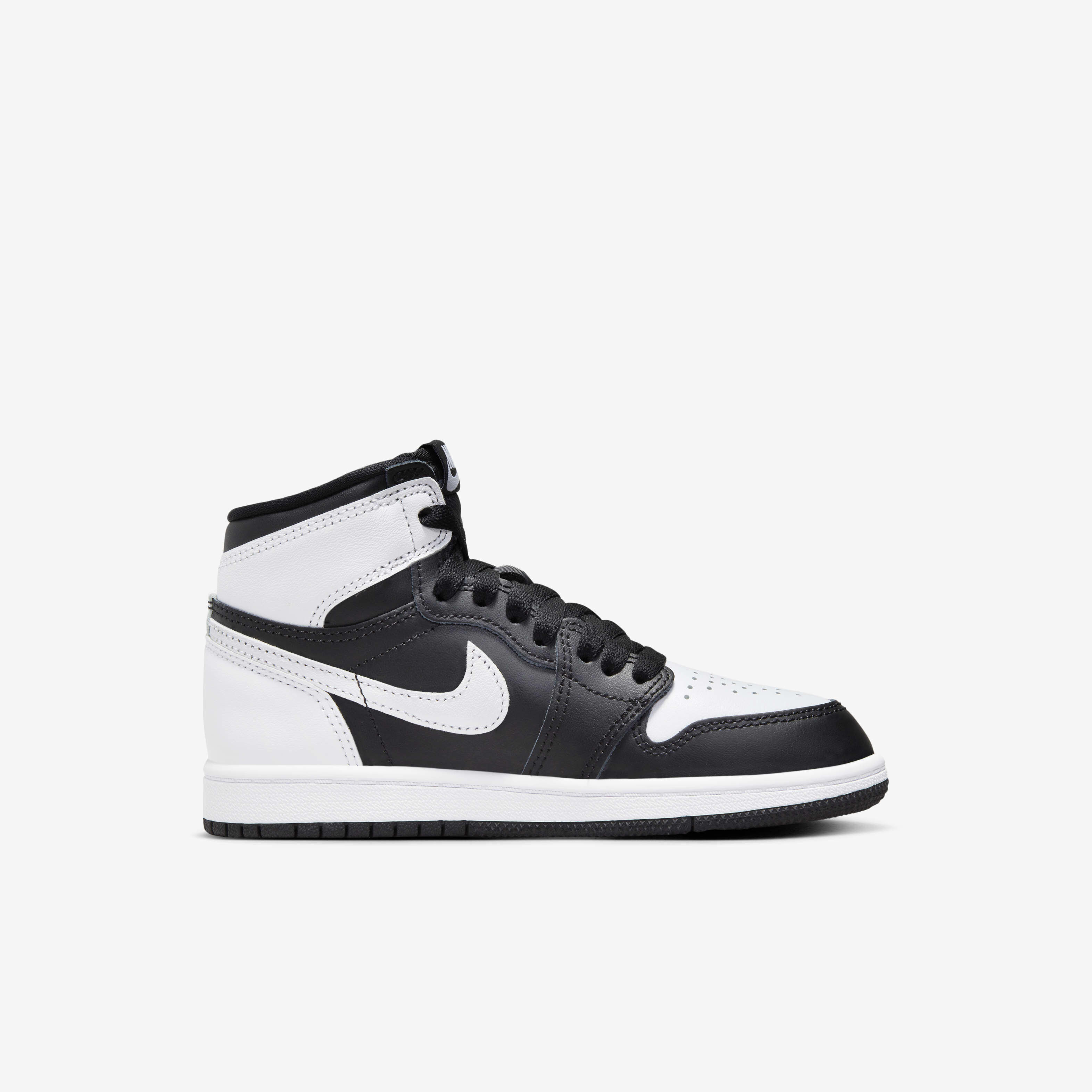 Jordan 1 Retro High OG 'Black & White' image number 2