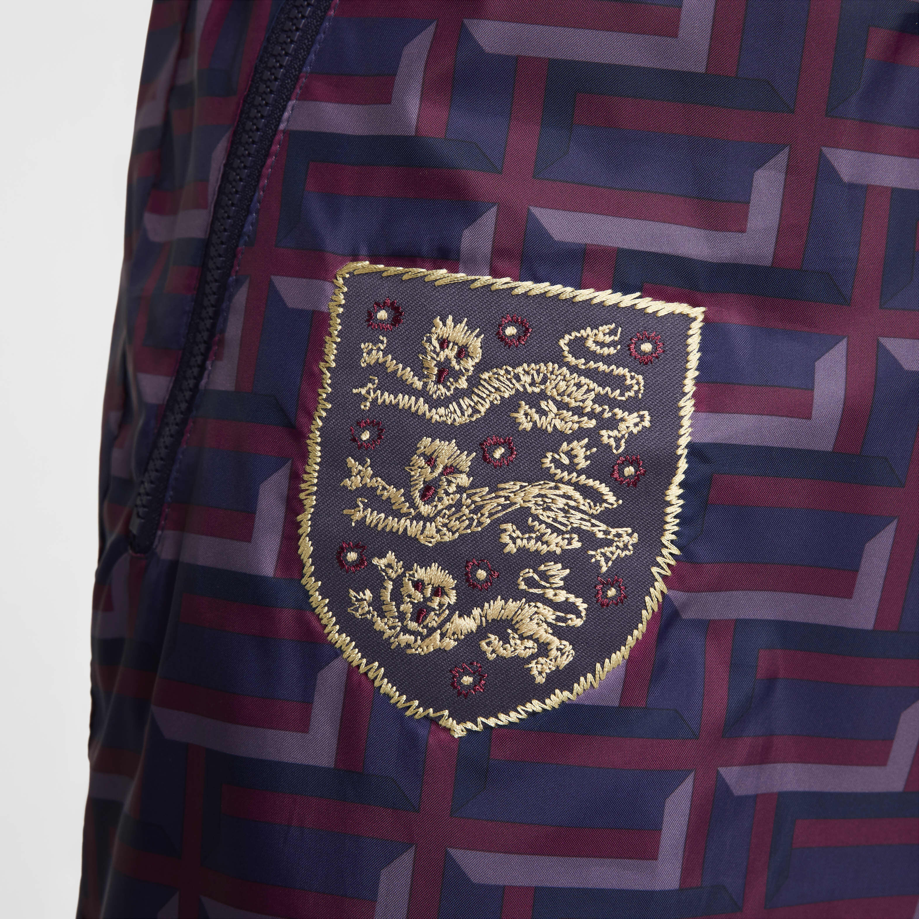 England Windrunner image number 3