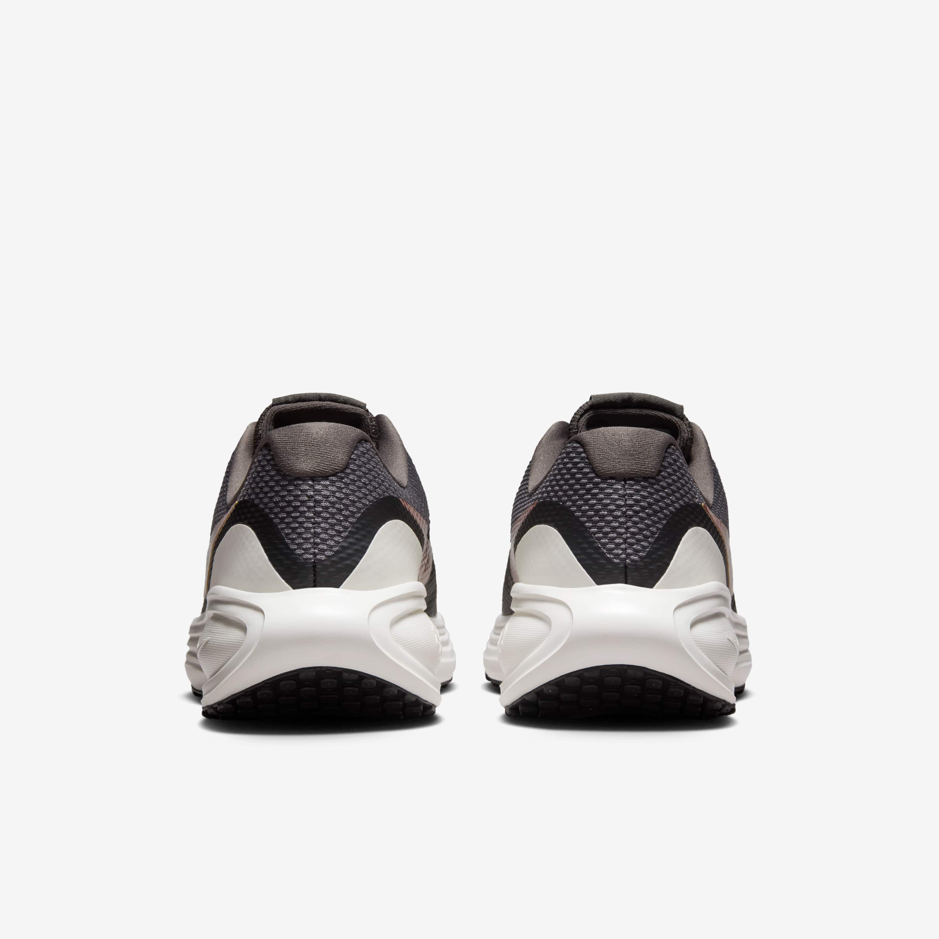 Nike Revolution 8 image number 5