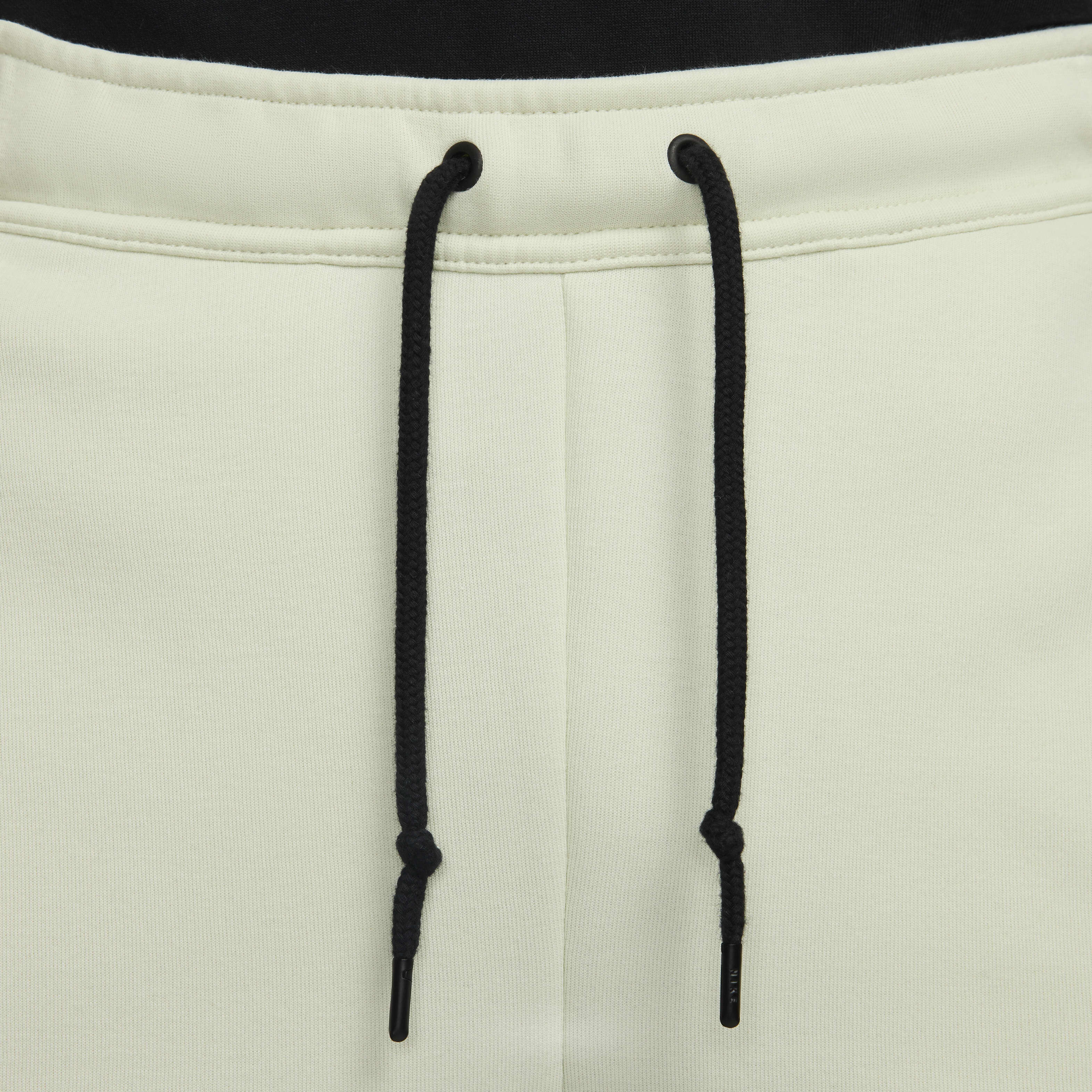 Nike Sportswear Tech Fleece image number 2