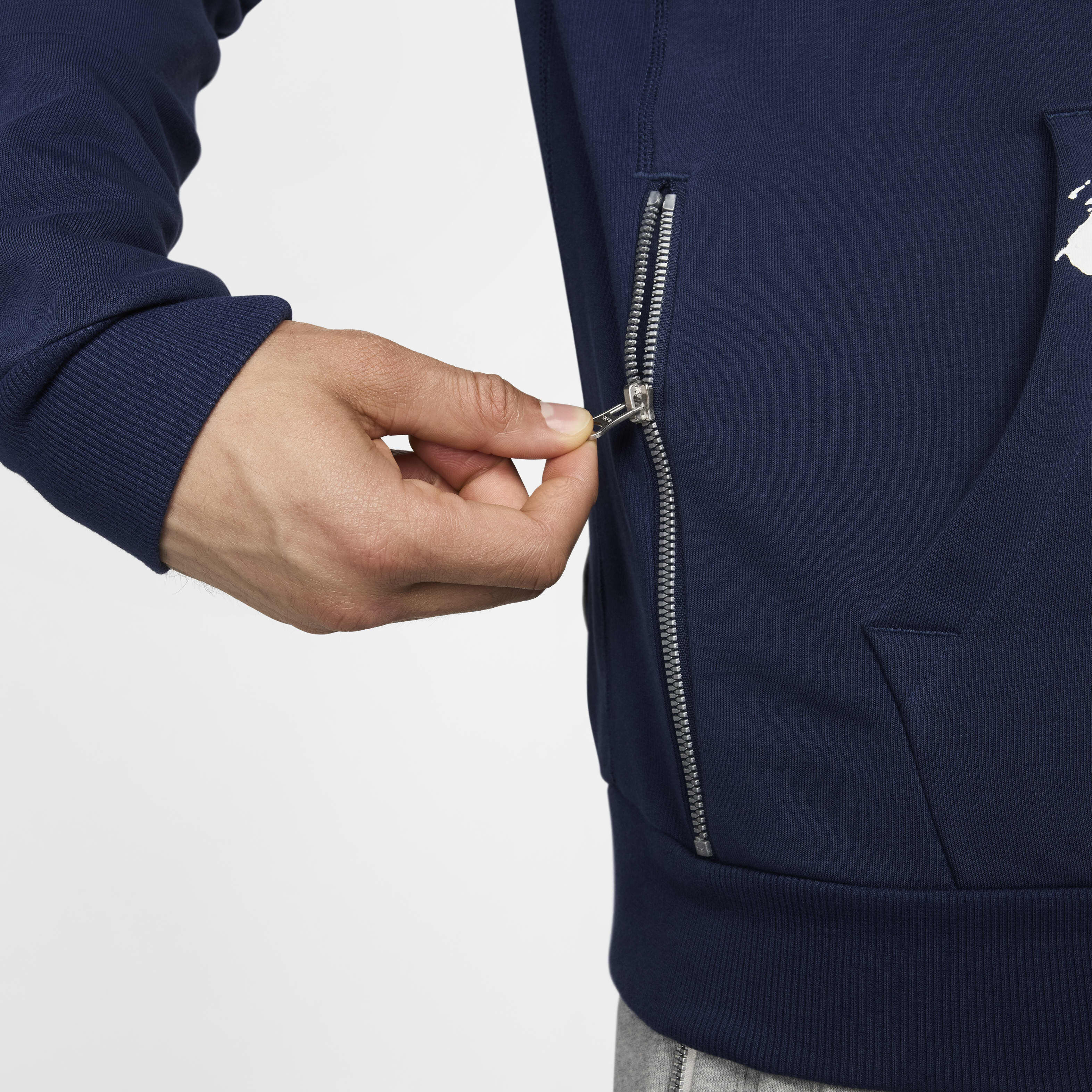 Paris Saint-Germain Standard Issue image number 6