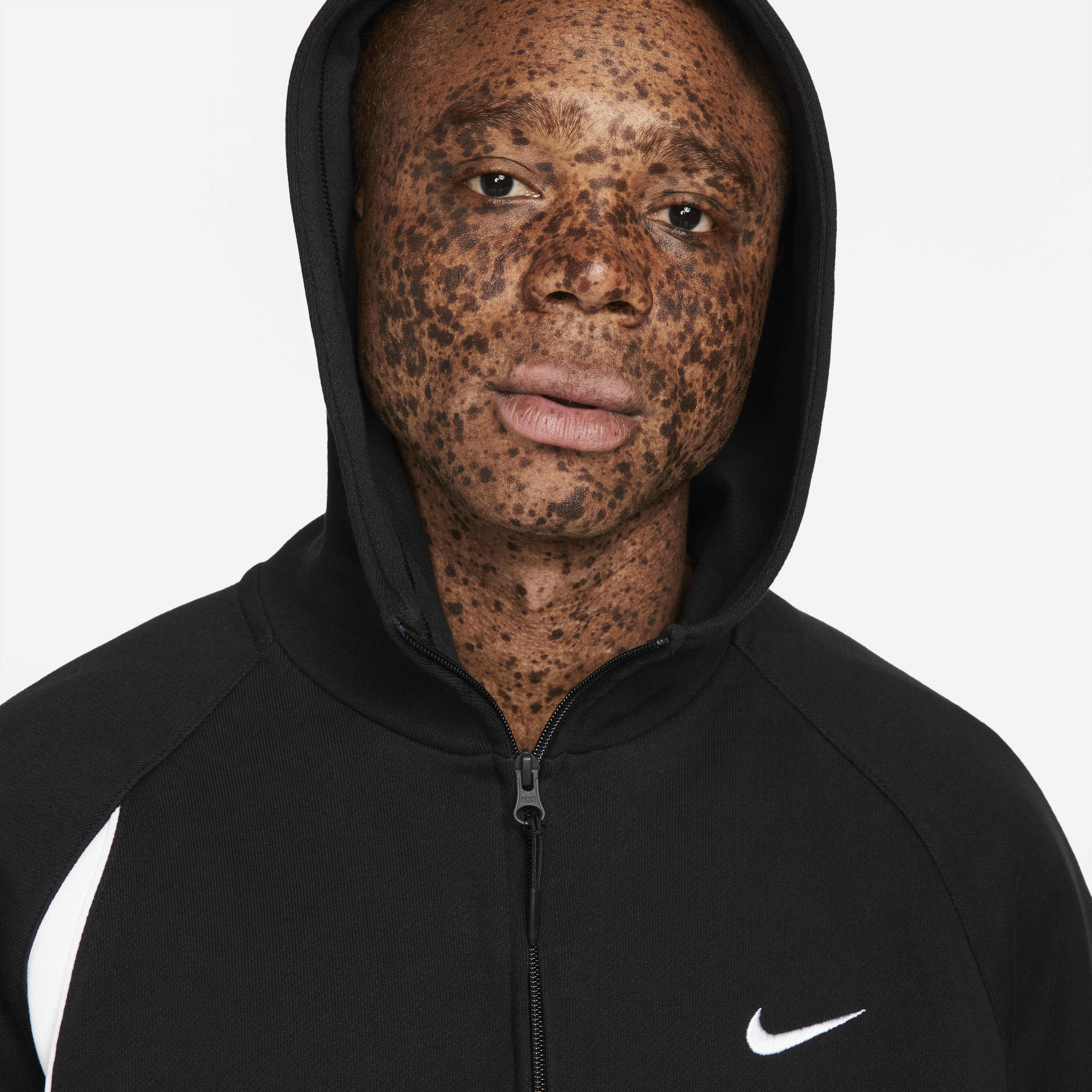نايكي سووش image number 2