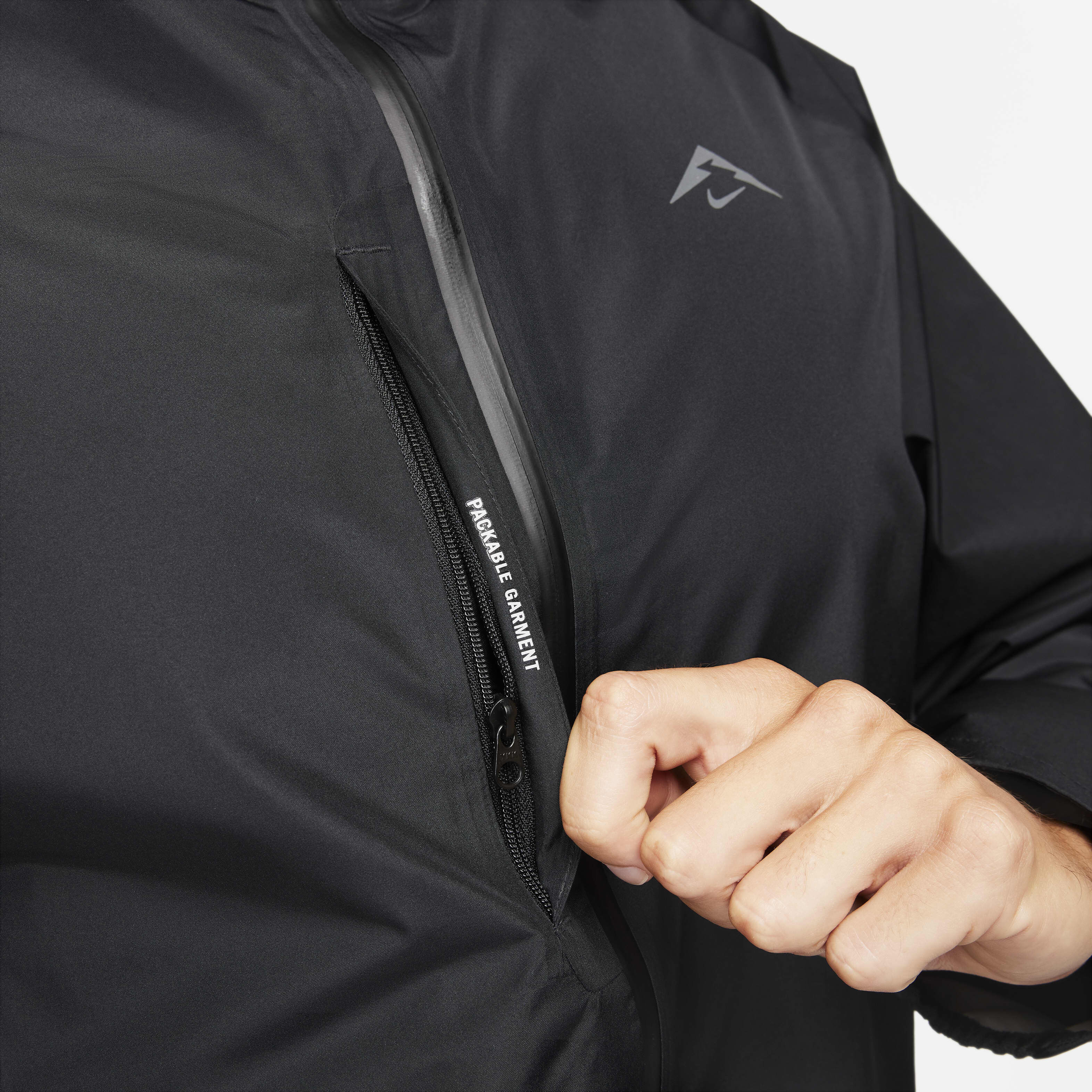 Buy Nike Trail Cosmic Peaks GORE TEX INFINIUM Men s Running Jacket Nike Qatar Official