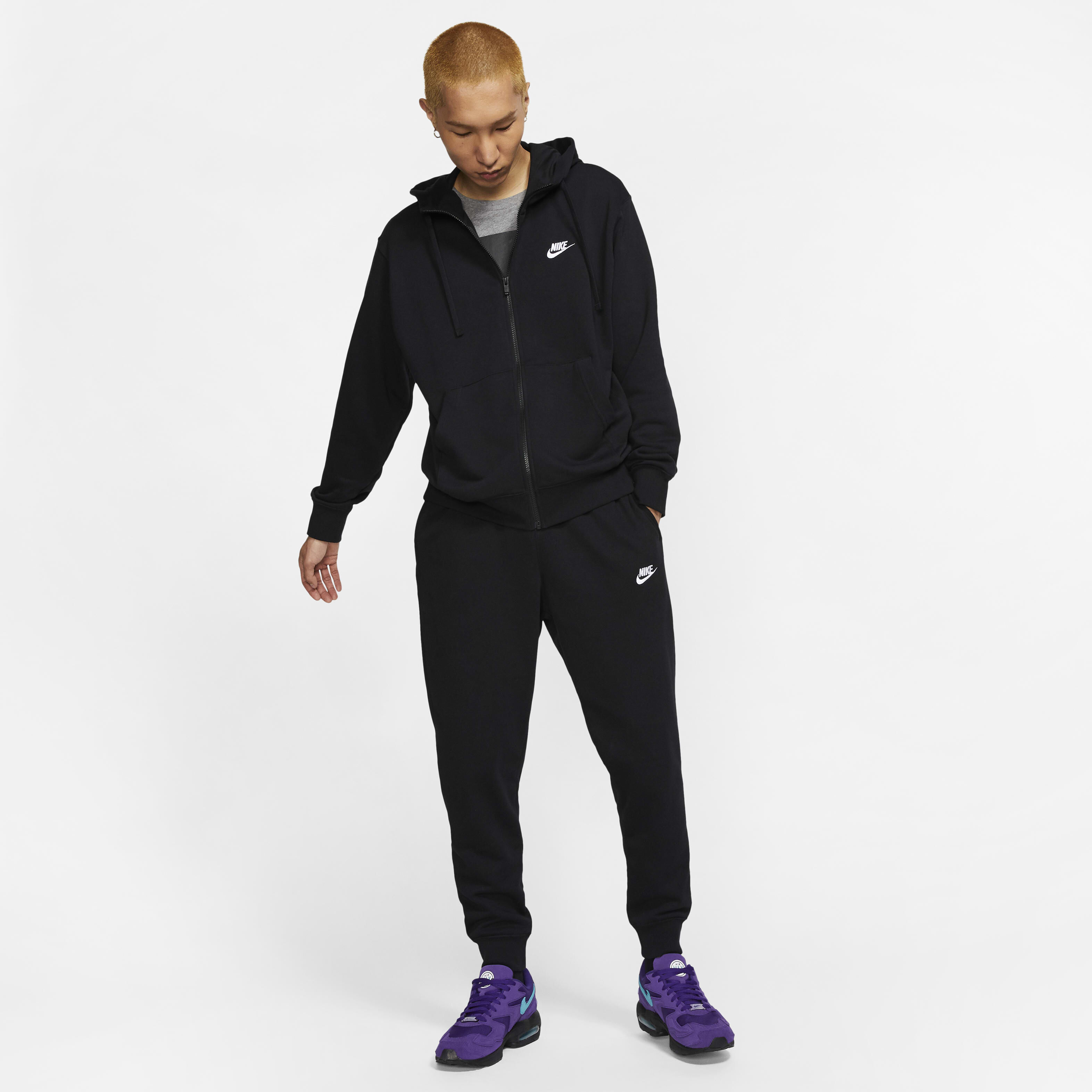 Nike men's sportswear club lightweight jogger sweatpants clearance