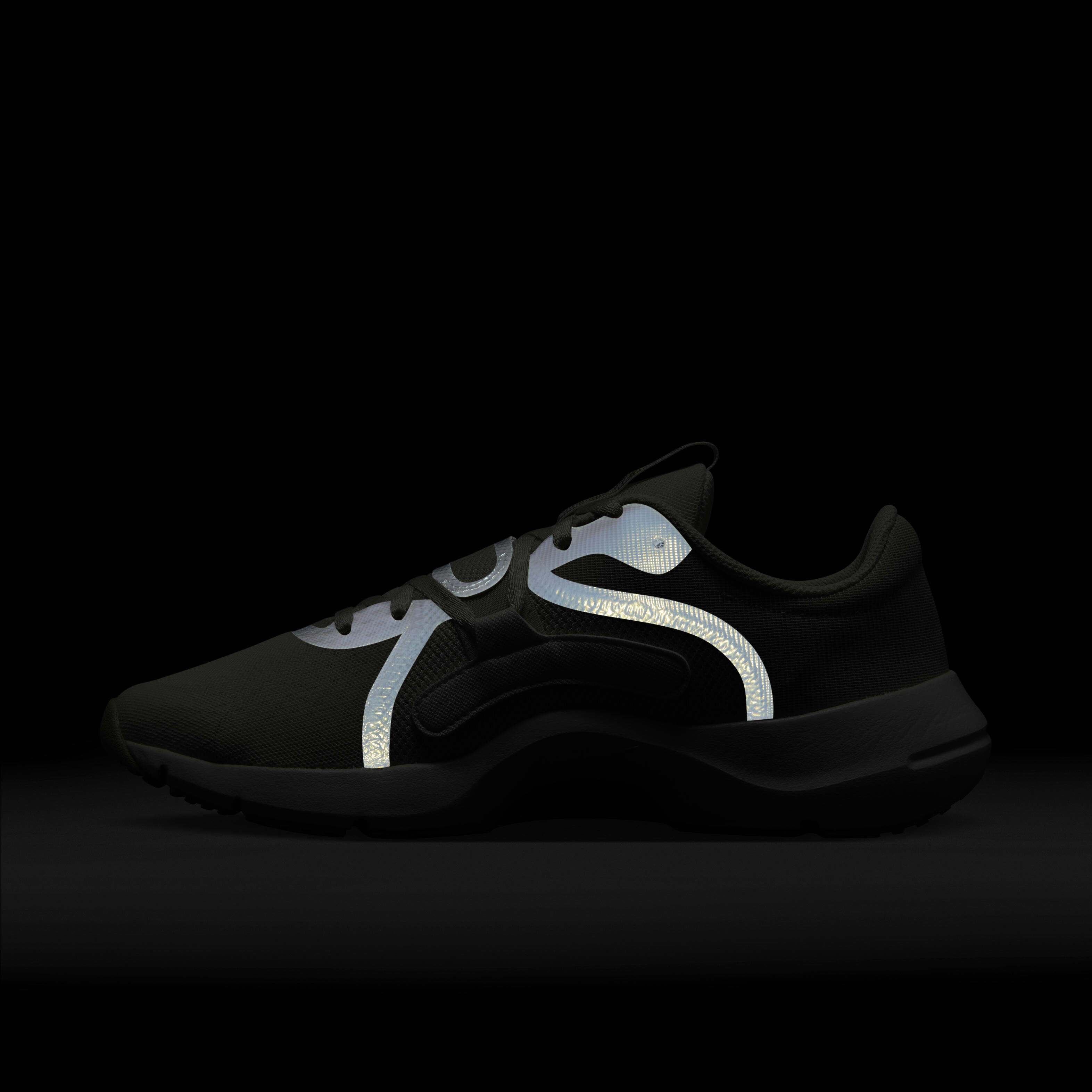 Nike in season tr 8 black gold top