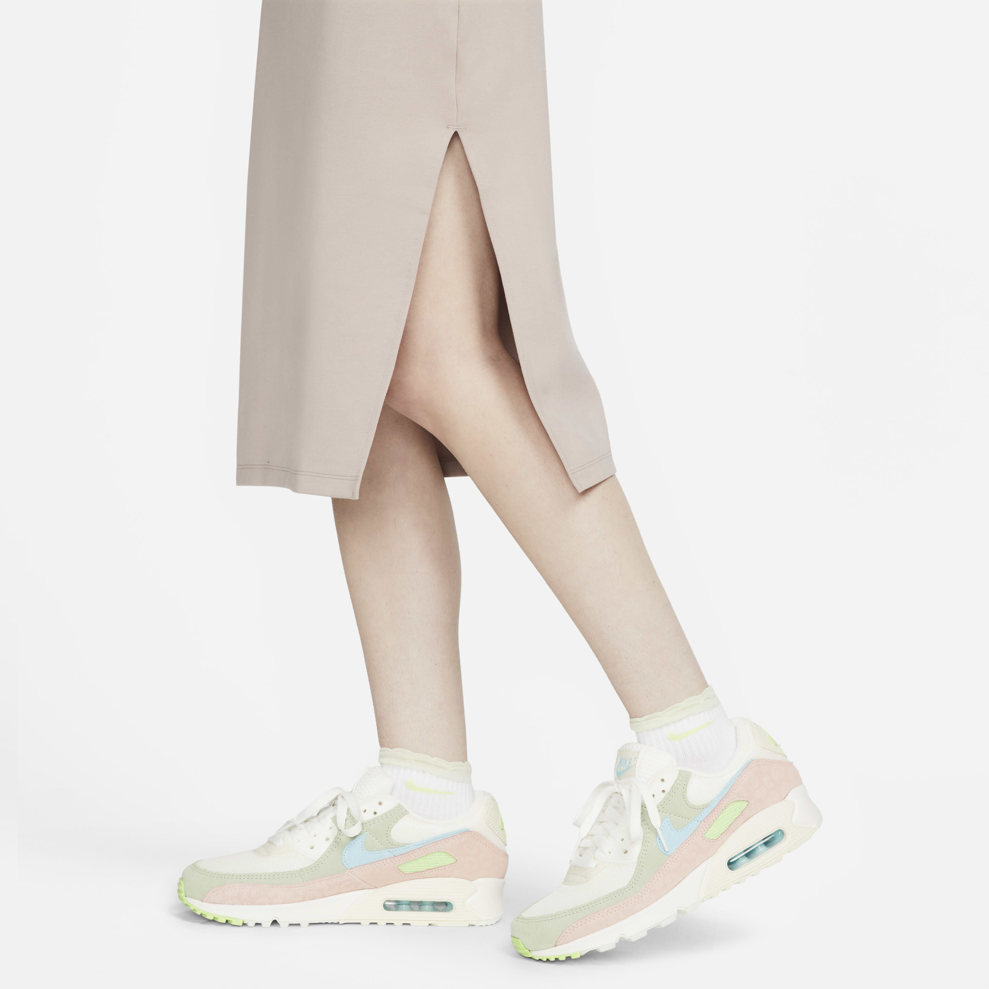 Nike Sportswear Essential image number 3