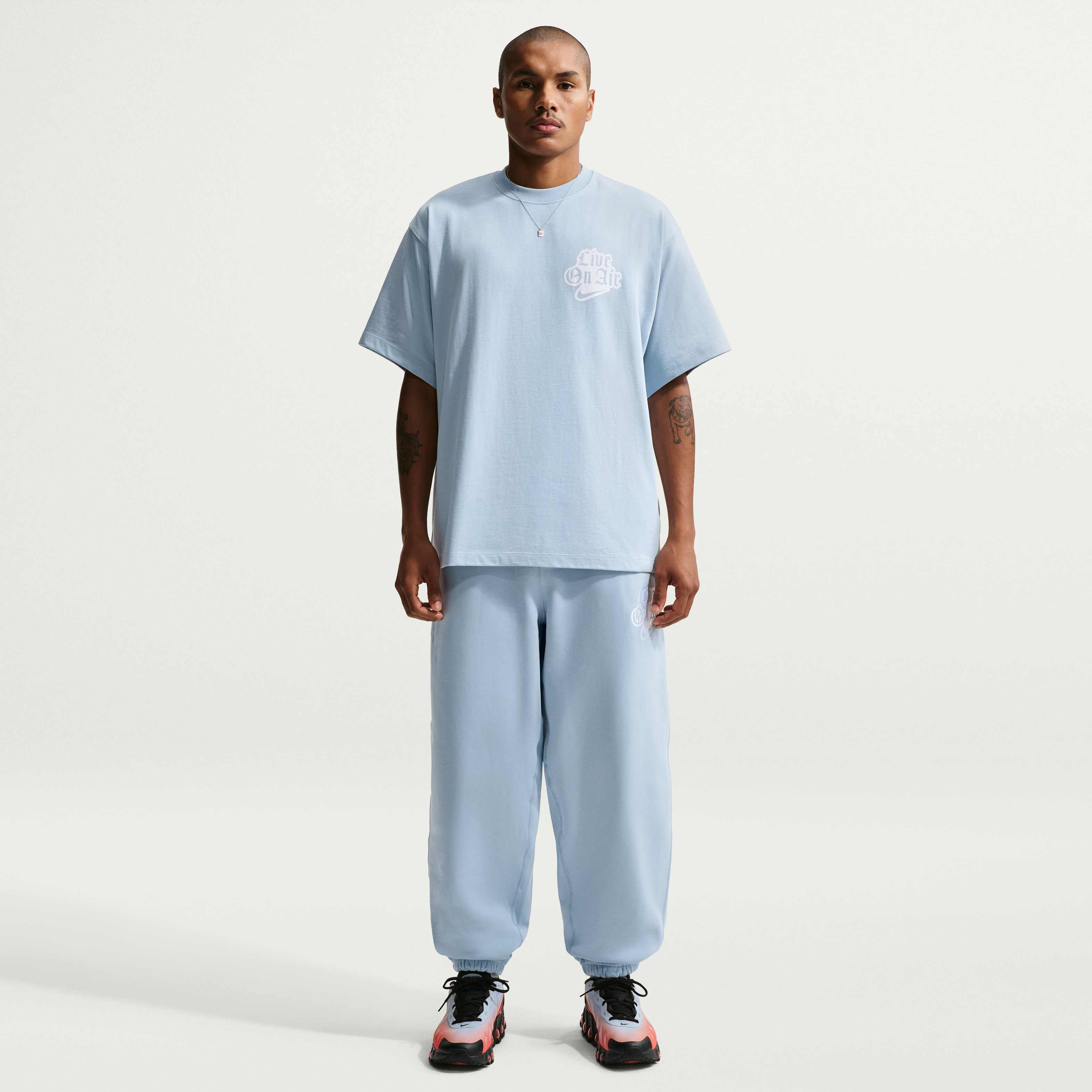 Nike Solo Swoosh image number 3