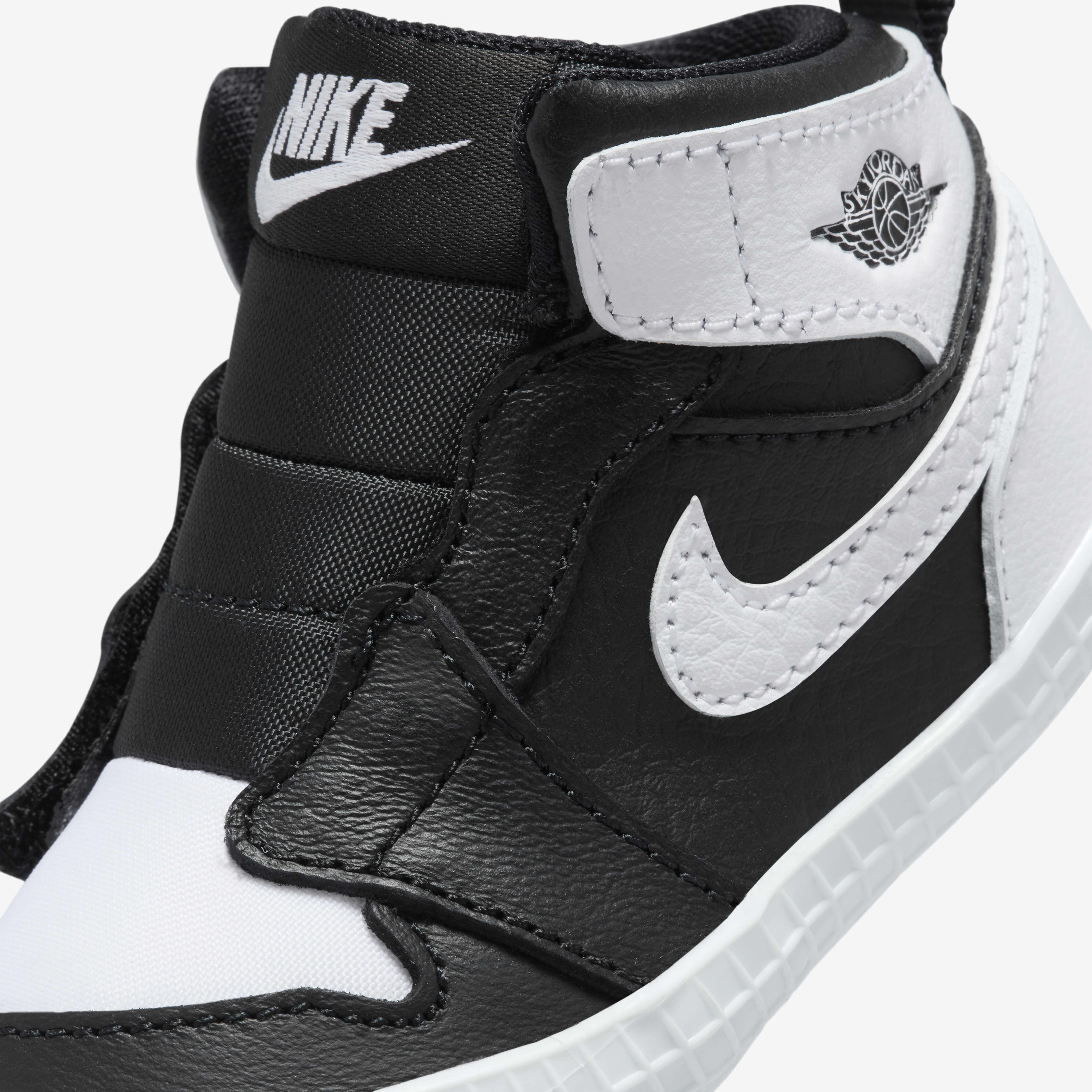 Jordan 1 image number 6