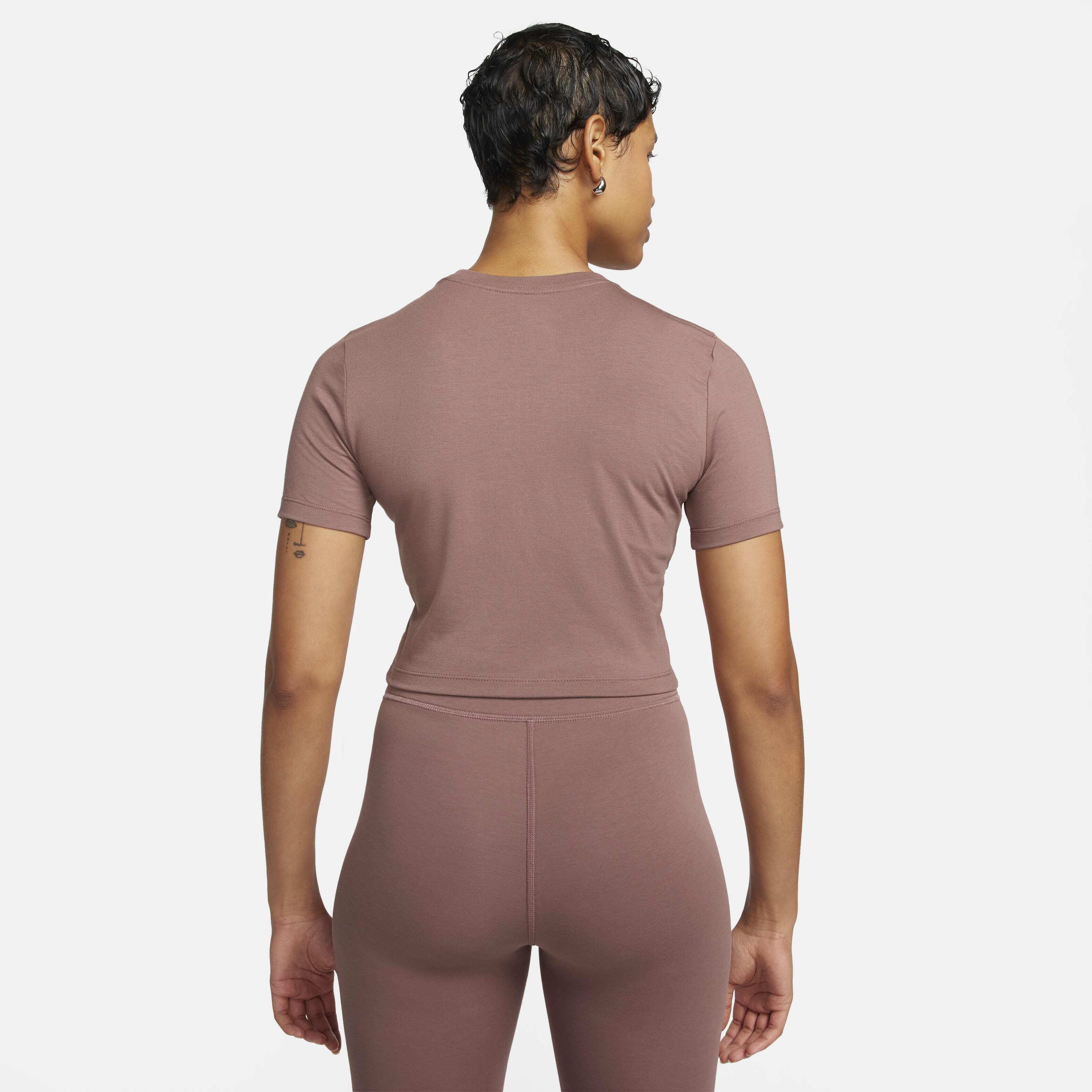 نايكي سبورتسوير ايسنشال image number 1