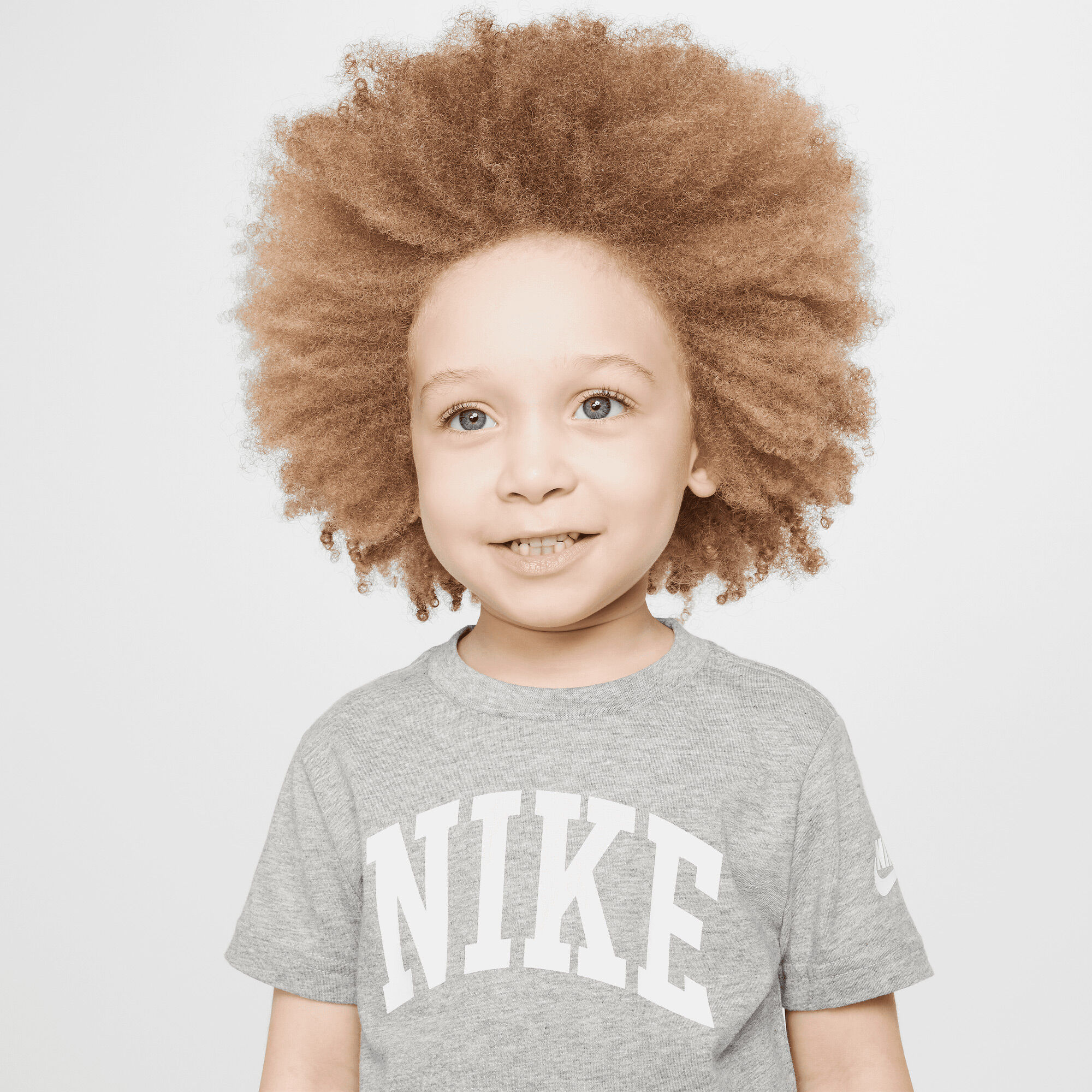 نايكي كلوب image number 2