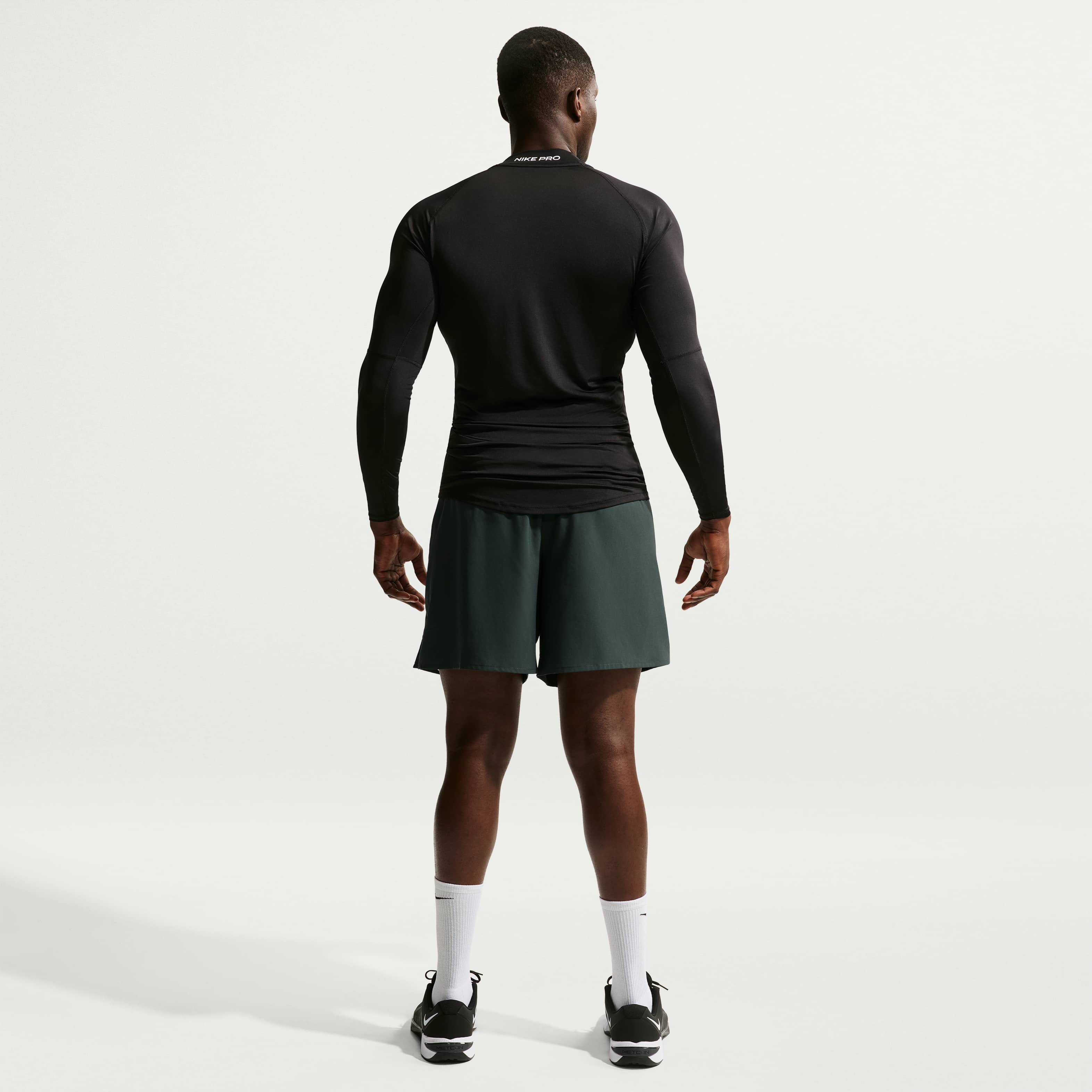 Nike Pro image number 9