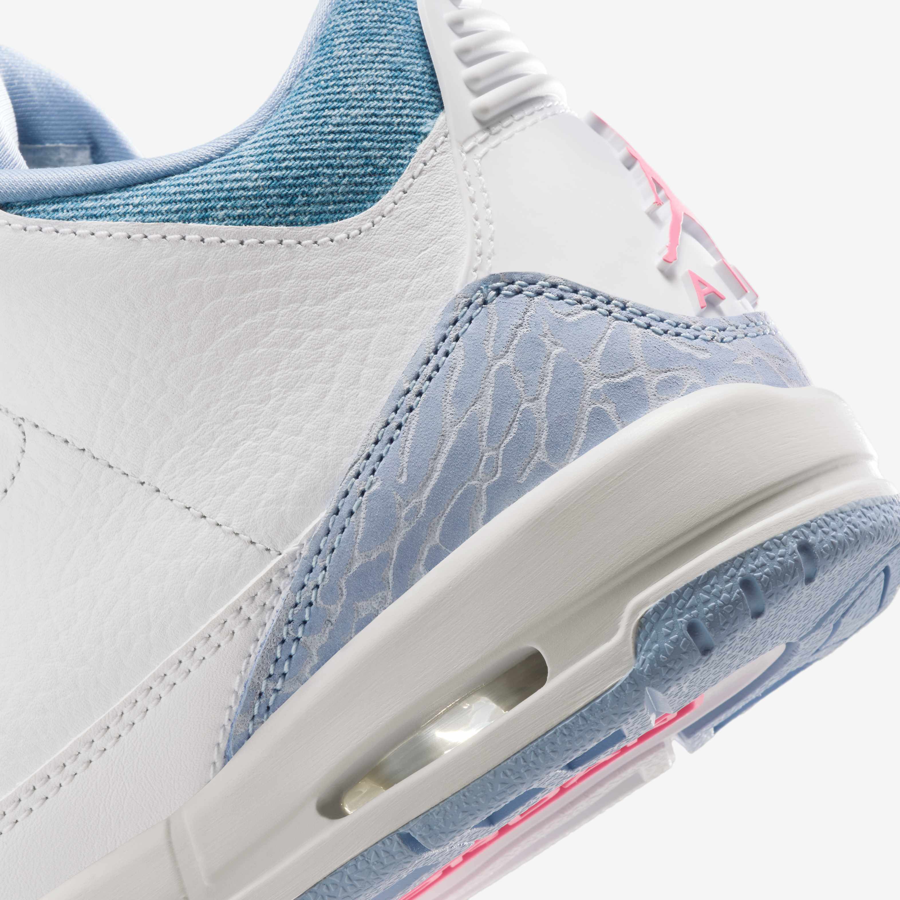 Air Jordan 3 Retro image number 7