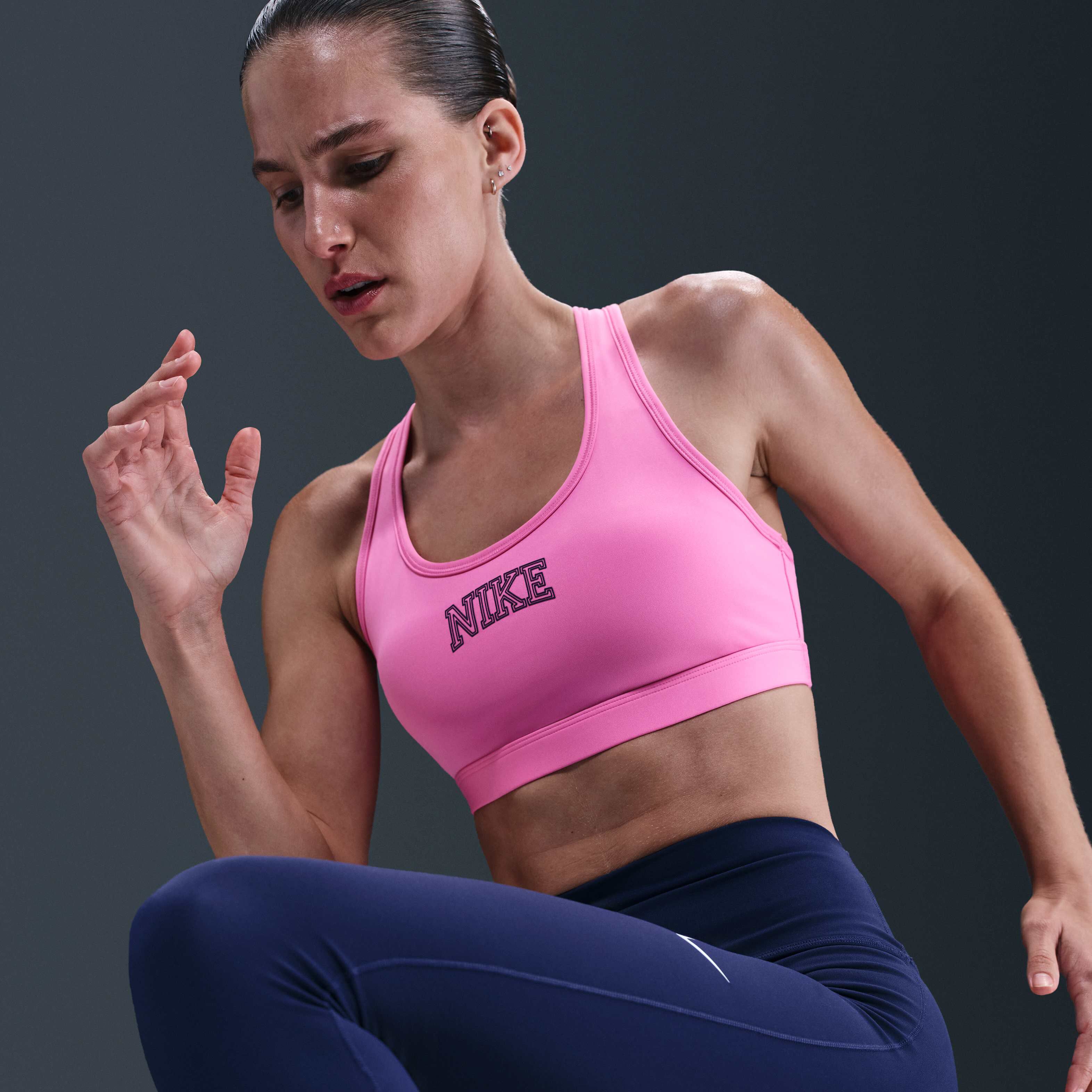 نايكي سووش ميديوم سبورت image number 2