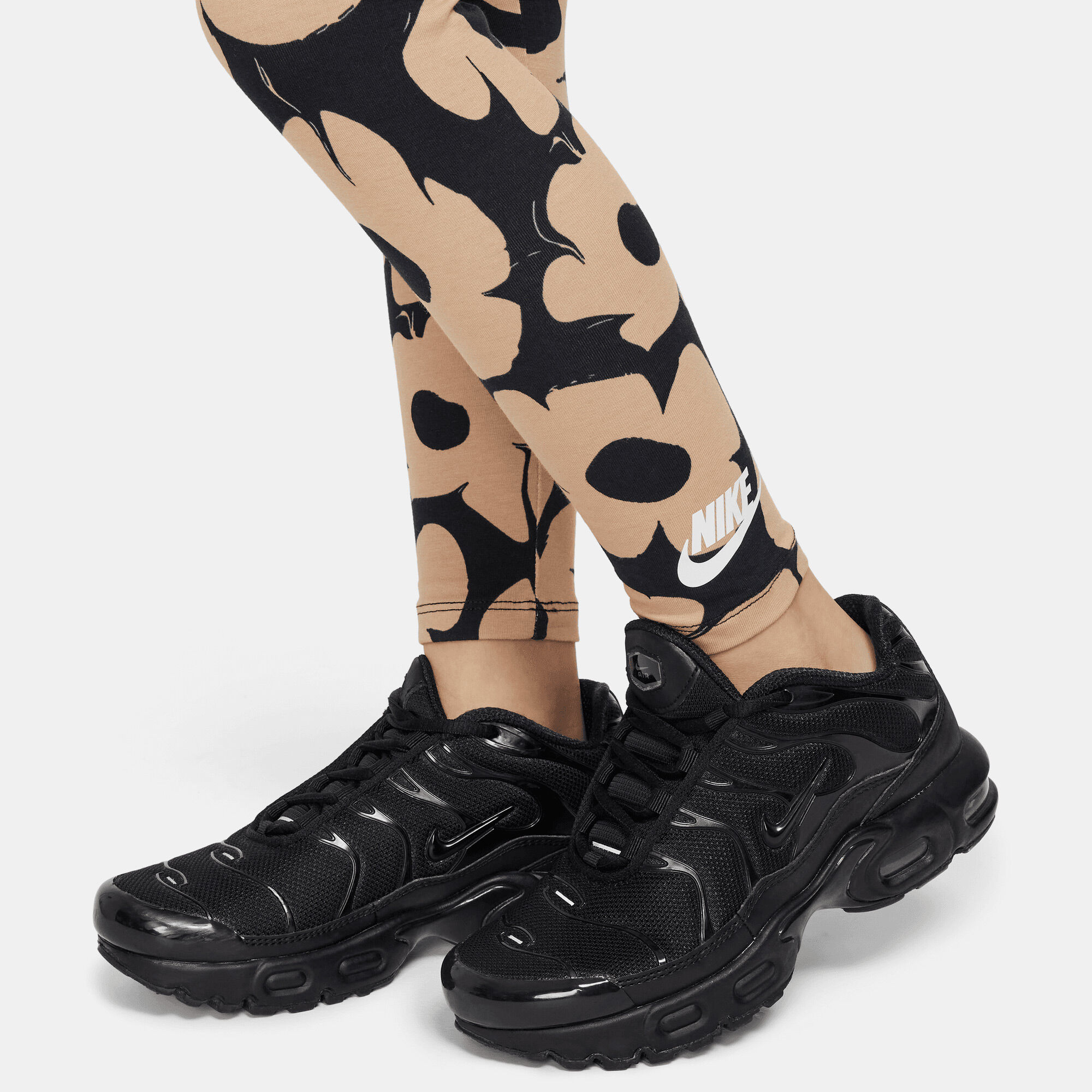 Nike Floral image number 2