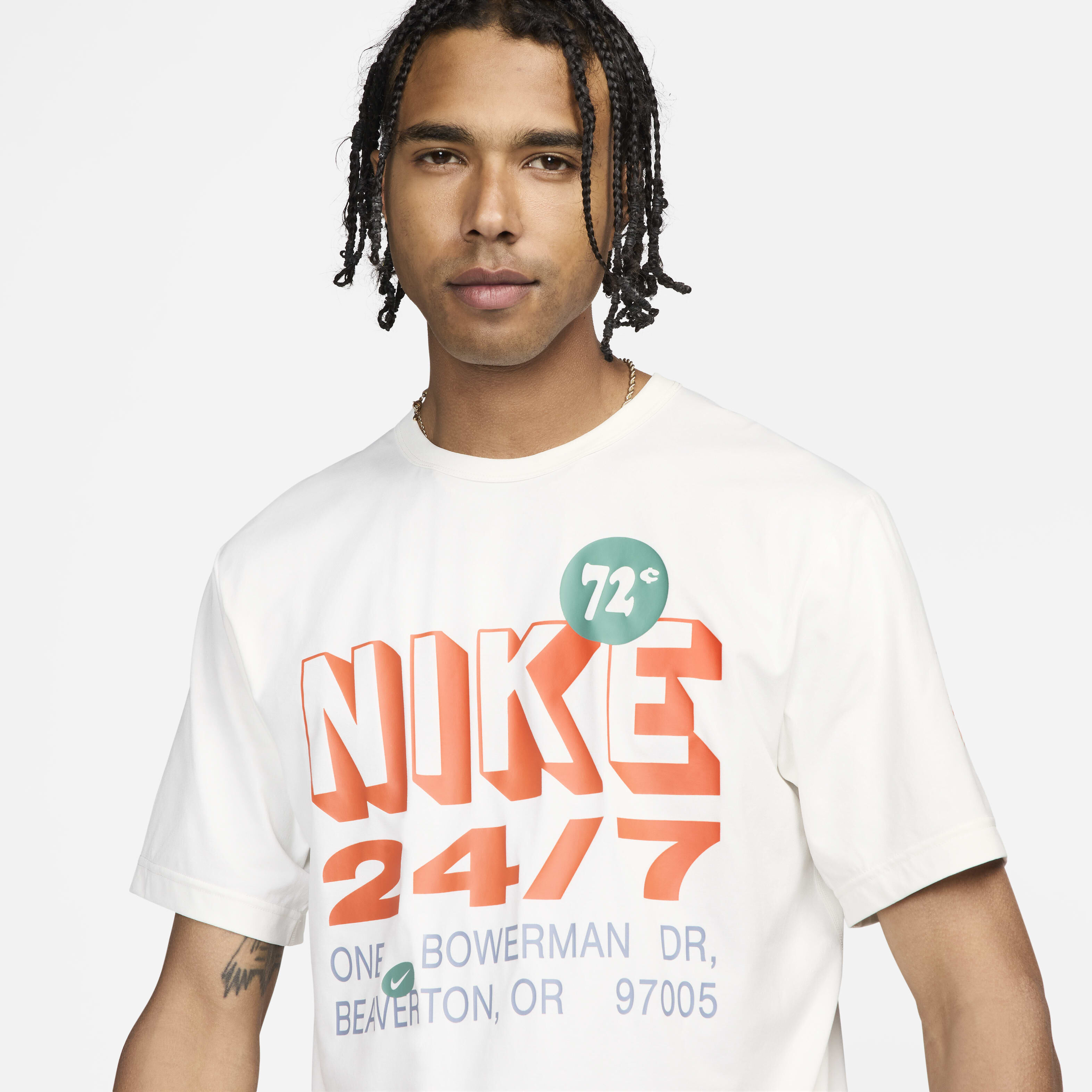 Buy Nike Hyverse Men s Dri FIT UV Short Sleeve Fitness Top Nike Qatar Official