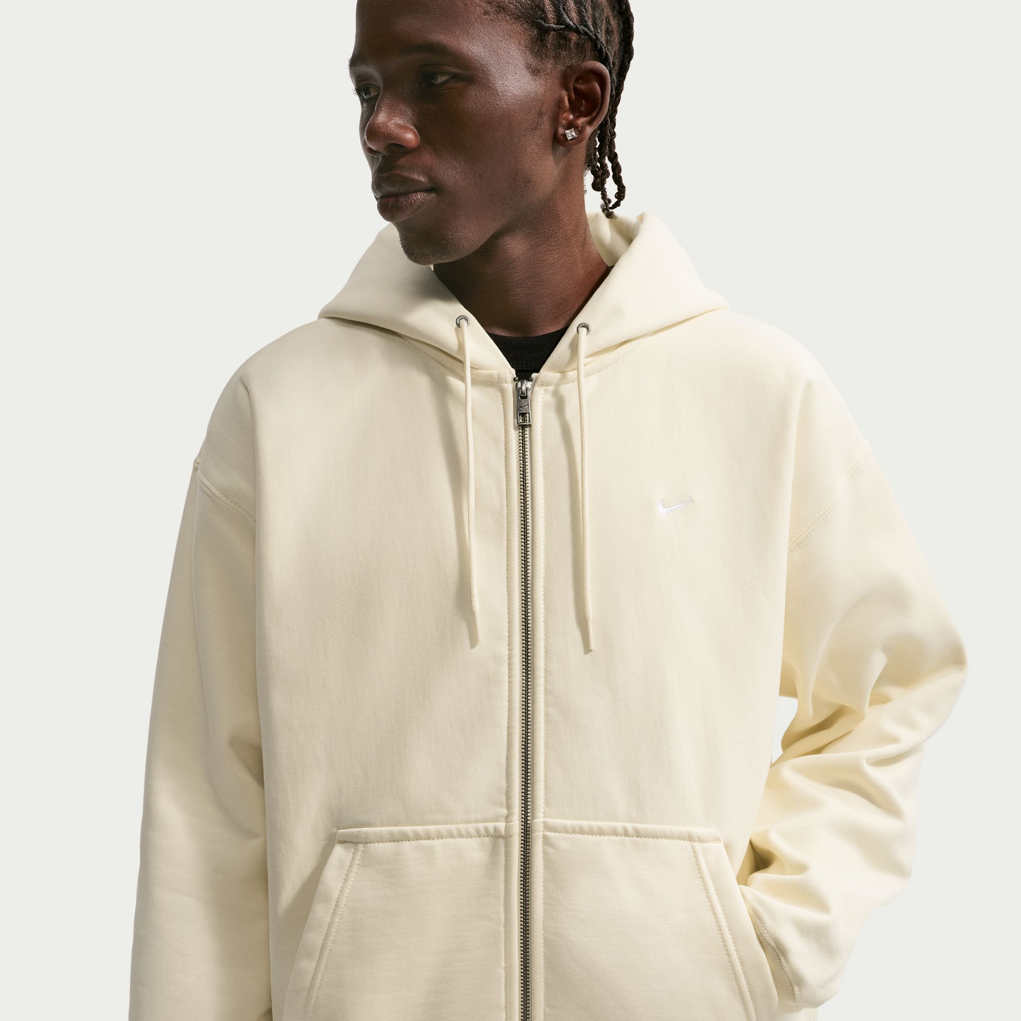 Nike Solo Swoosh image number 2