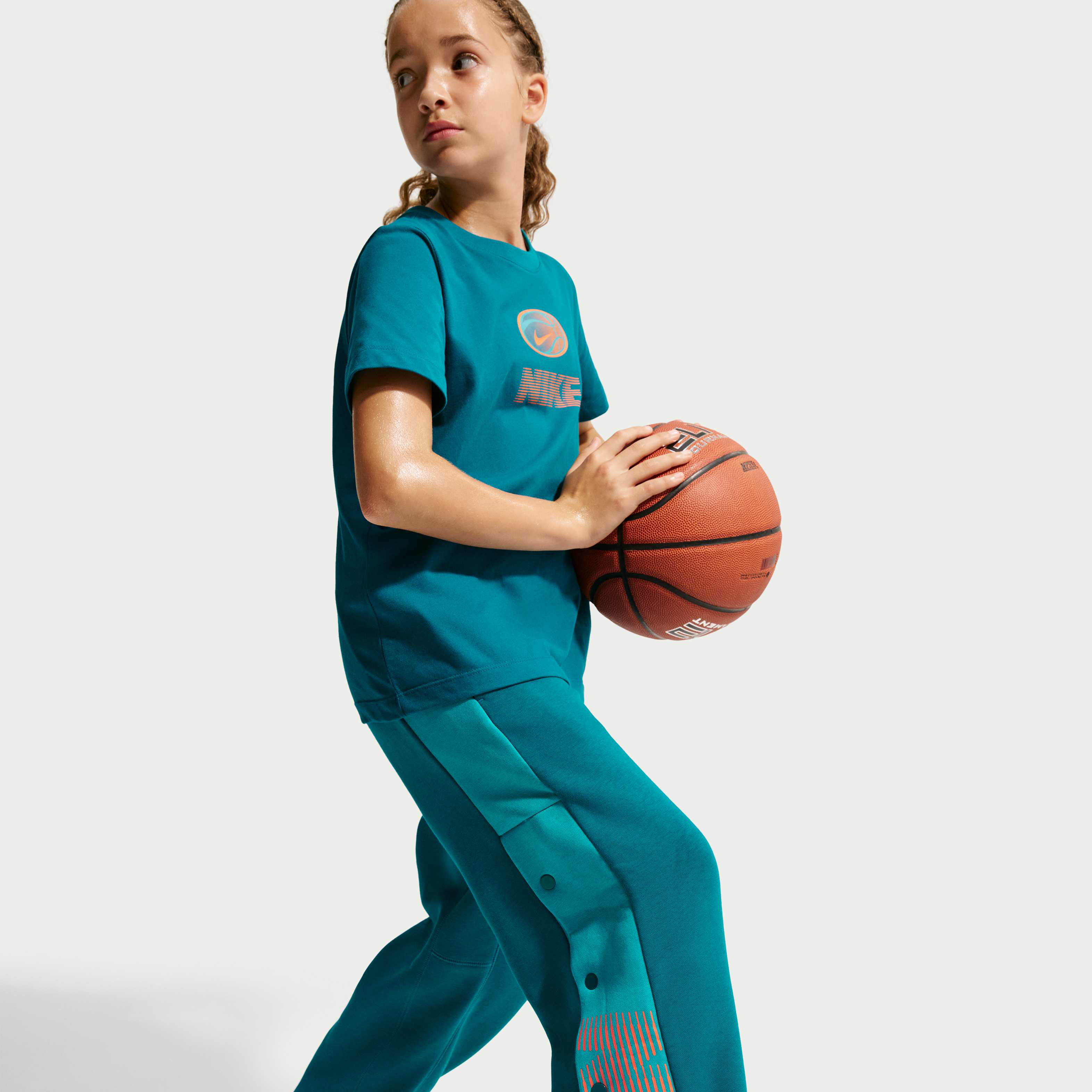 Nike image number 4