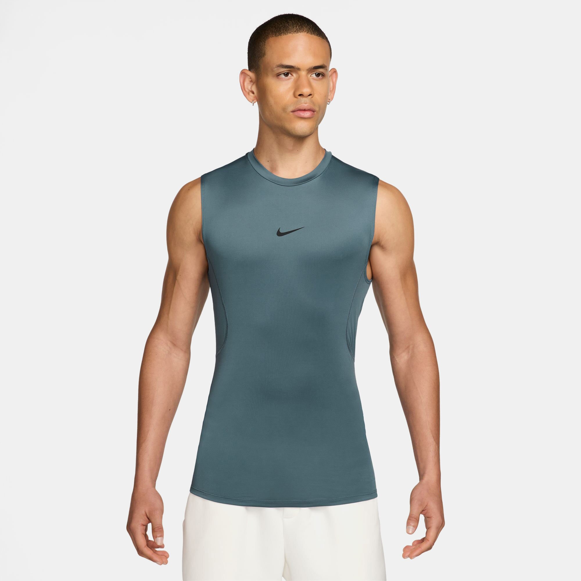 Nike Pro image number 0