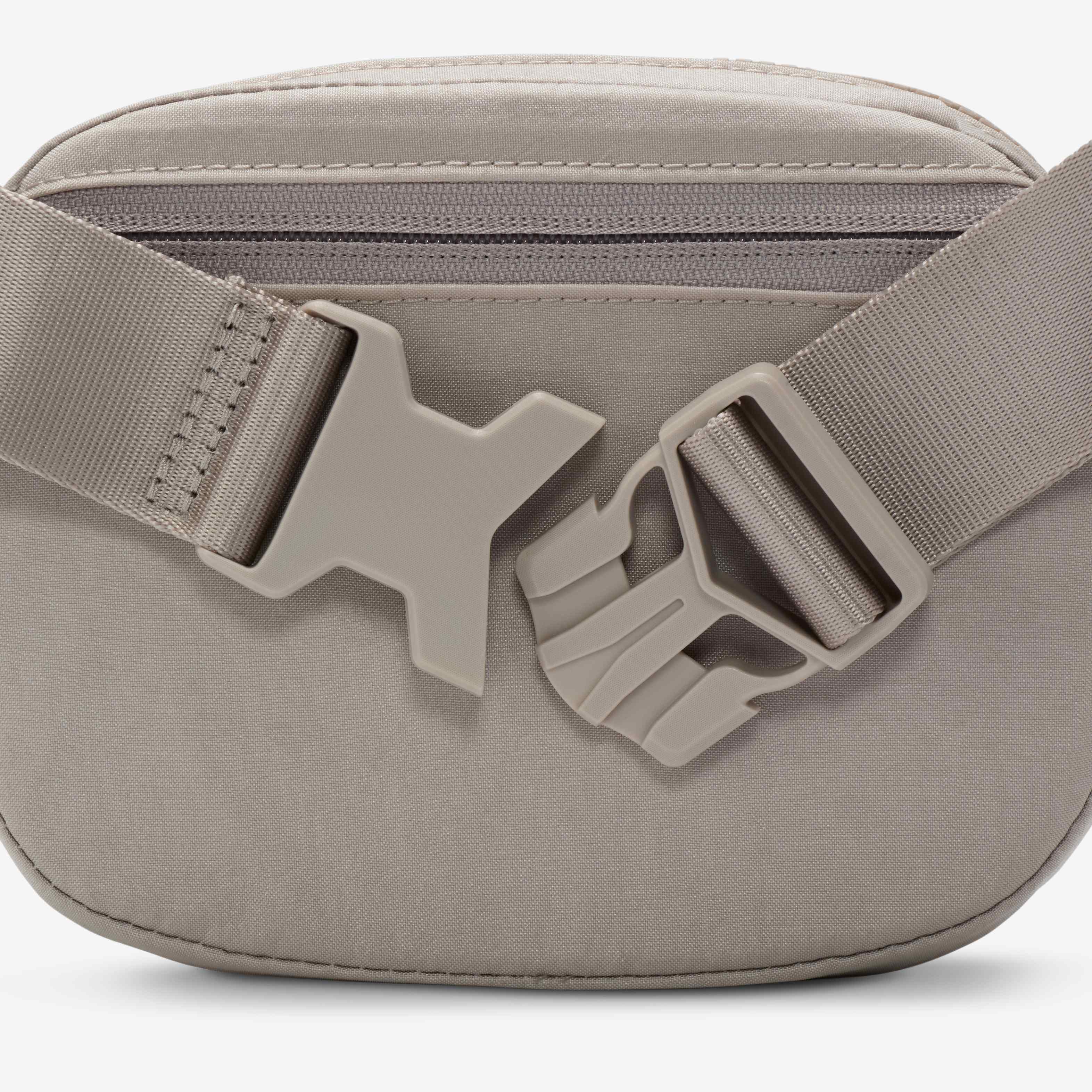 نايكي أورا image number 6