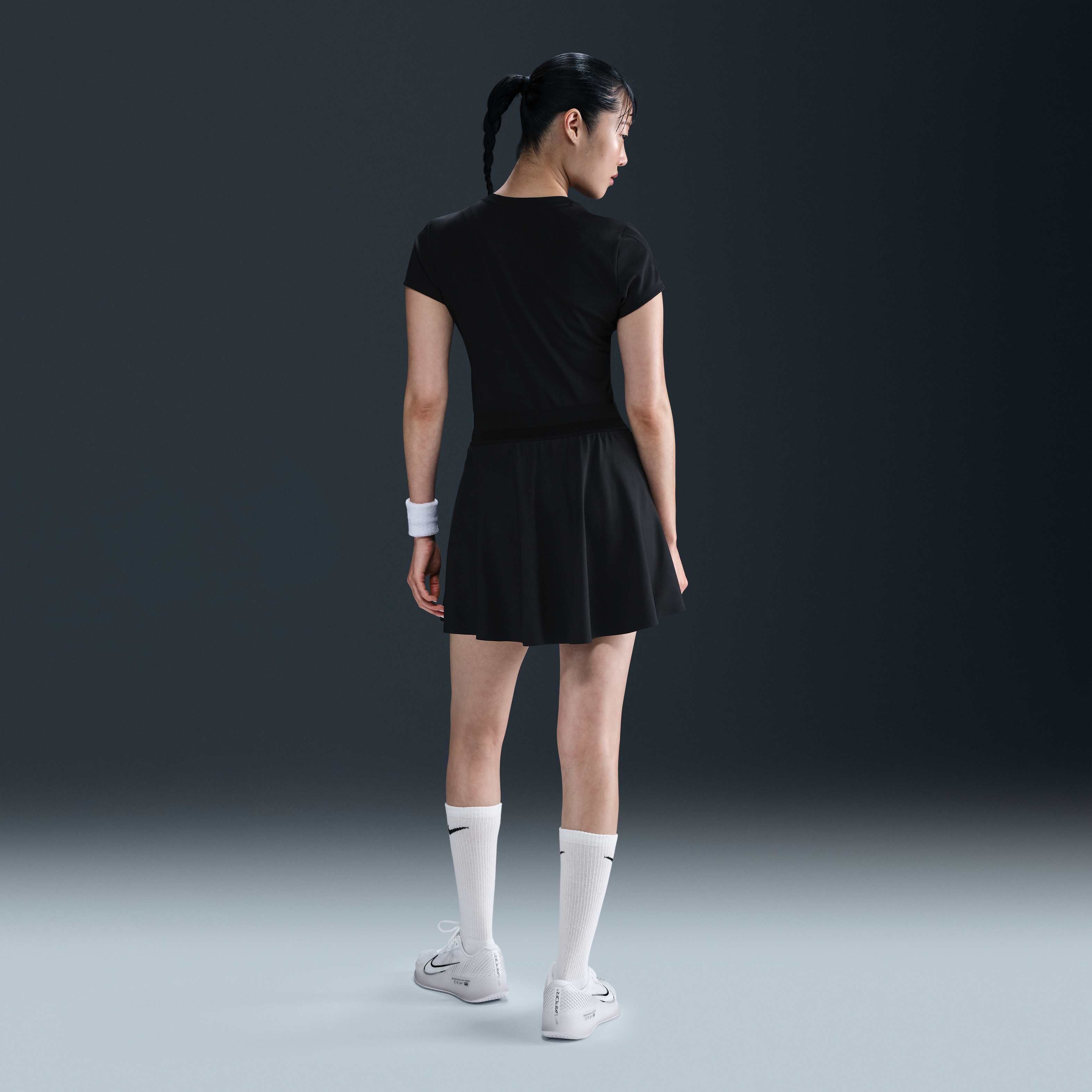 NikeCourt Advantage image number 4