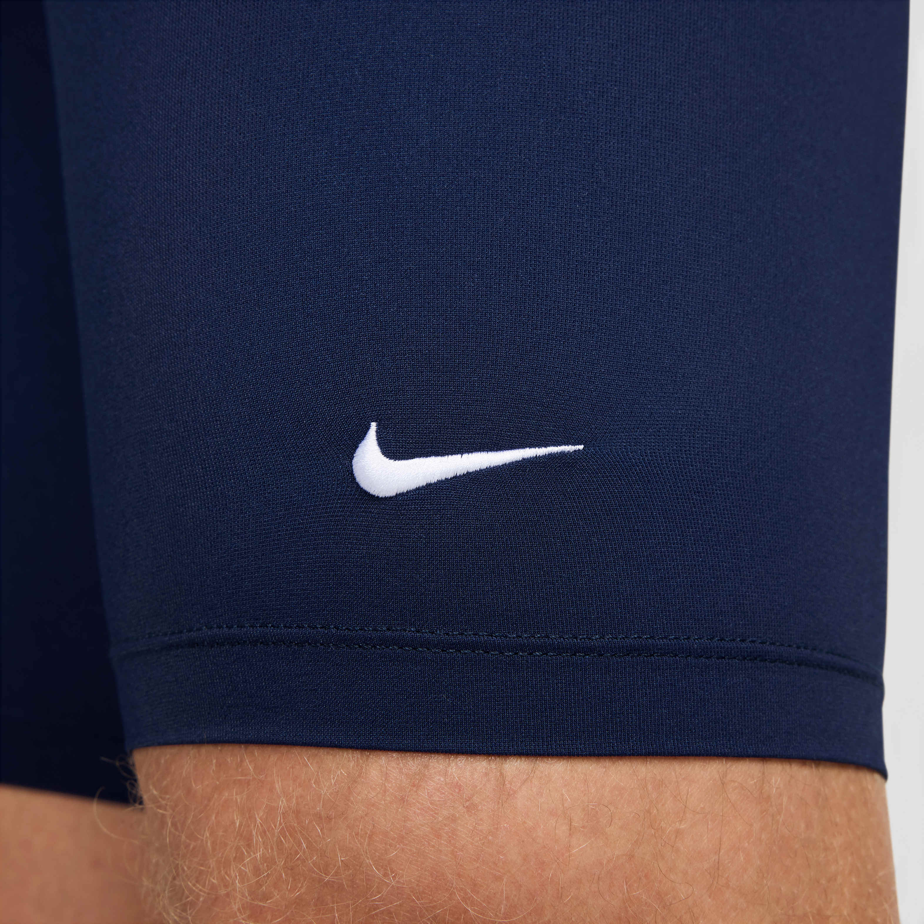 Nike Solid image number 5