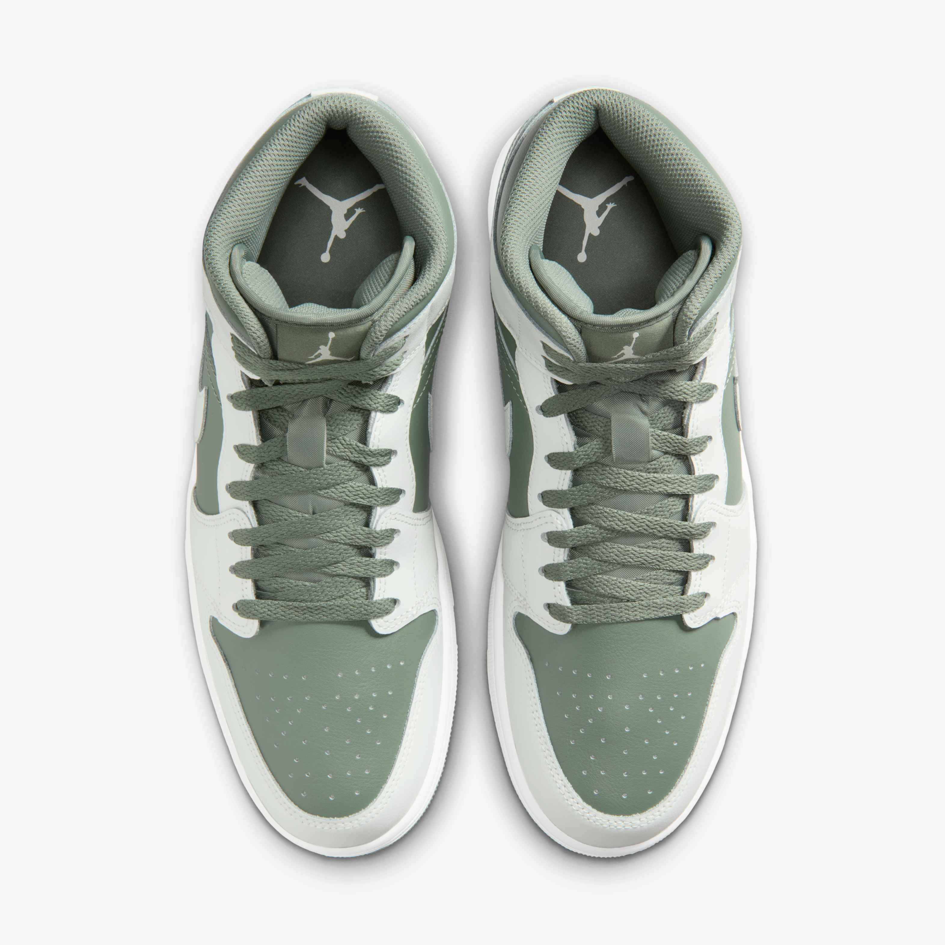 Air Jordan 1 Mid image number 3