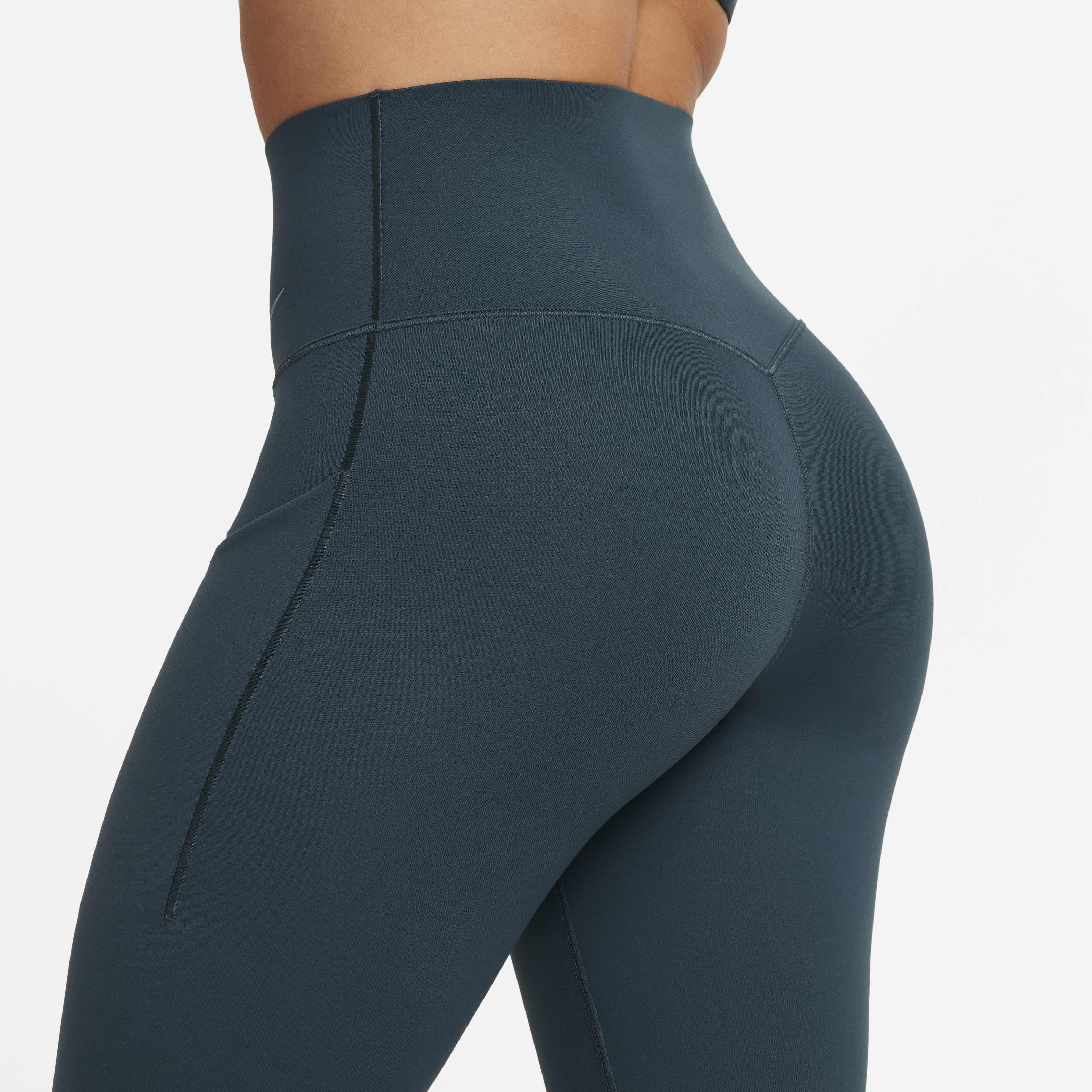 نايكي يونيفيرسا image number 5