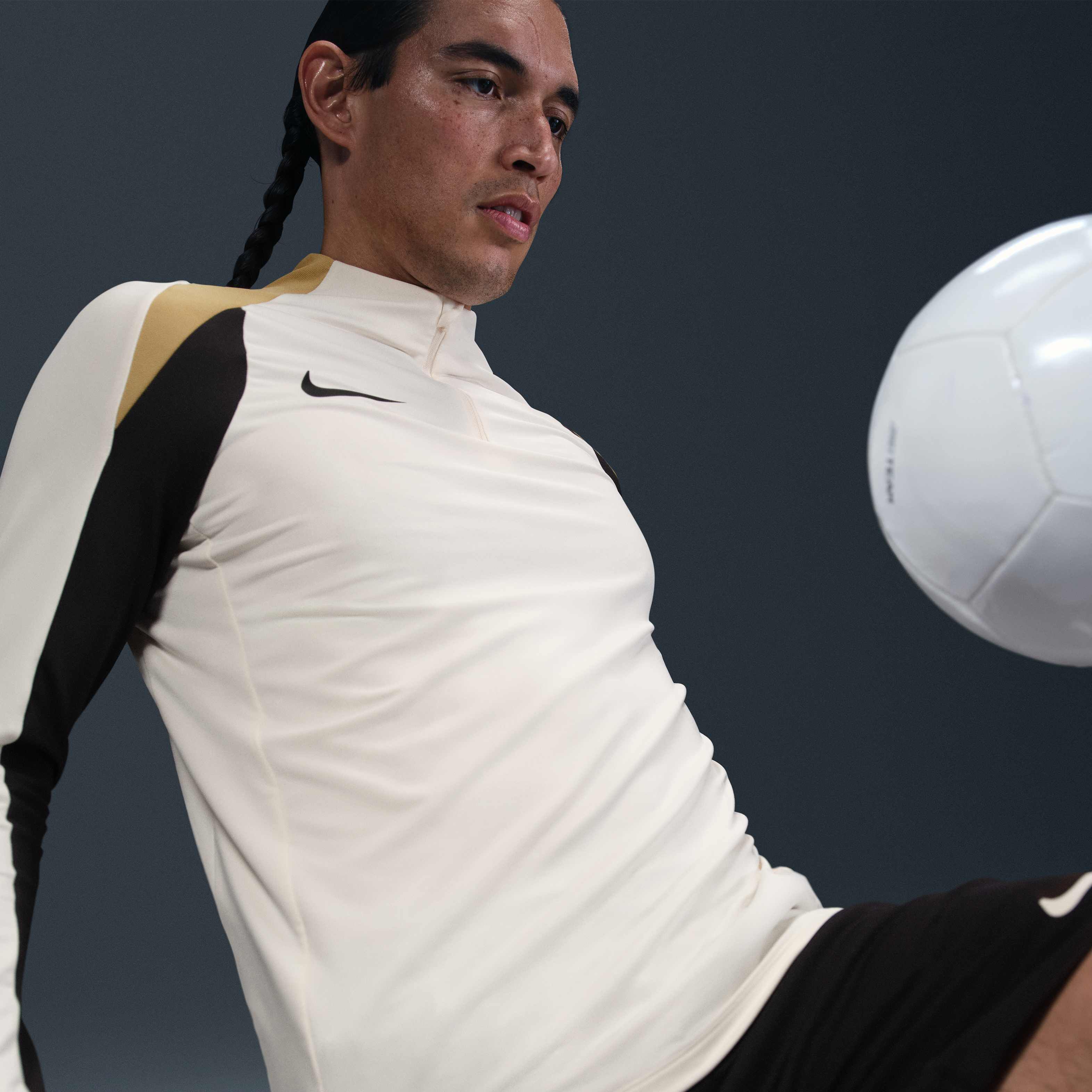 Nike Strike image number 2